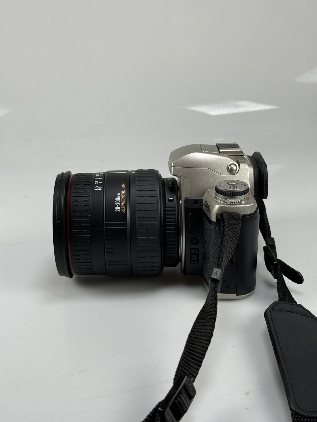 PENTAX ZX-5N 35mm SLR Film Camera w/ sigma 28-200mm Lens & Case
