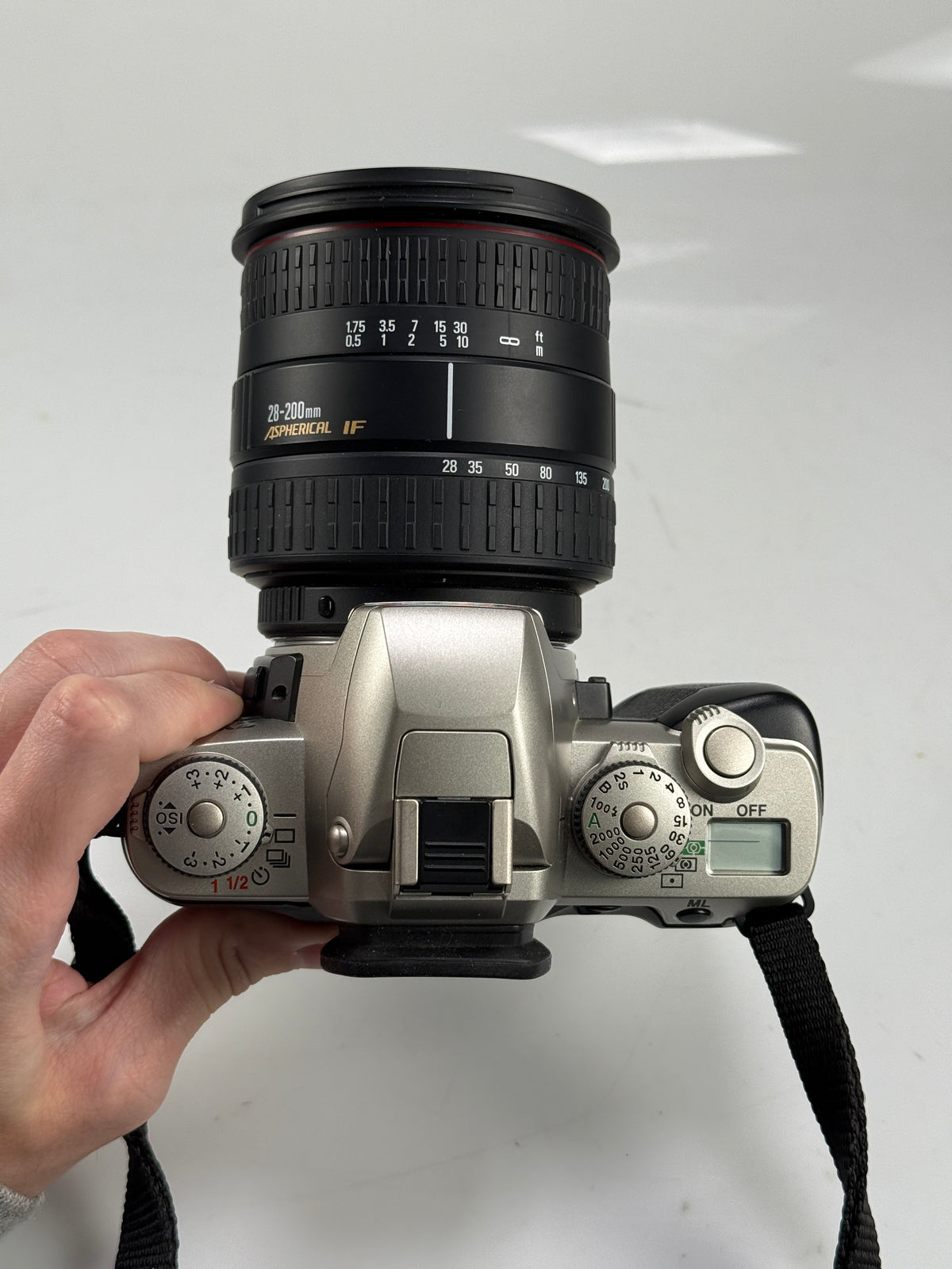 PENTAX ZX-5N 35mm SLR Film Camera w/ sigma 28-200mm Lens & Case