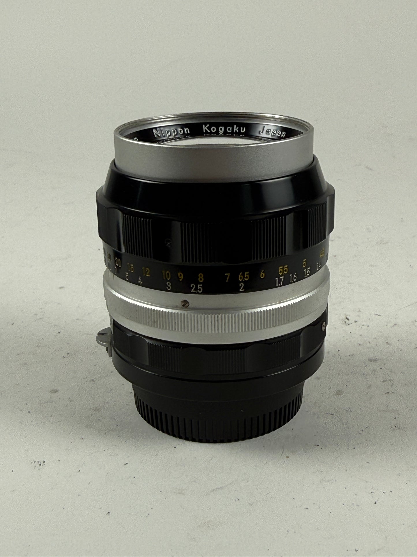 Nikon Nikkor P 105mm f2.5 Non Ai Prime Manual Focus Portrait Lens w/ hood
