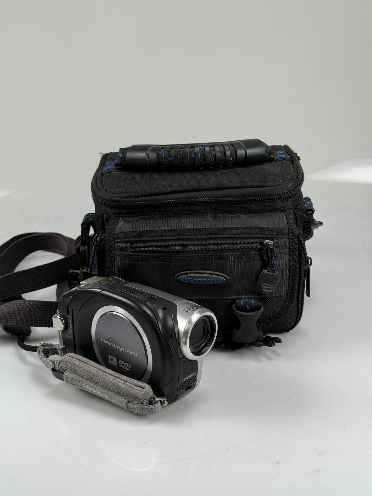 Sony Handycam DCR-DVD103 Camcorder Video Camera Recording