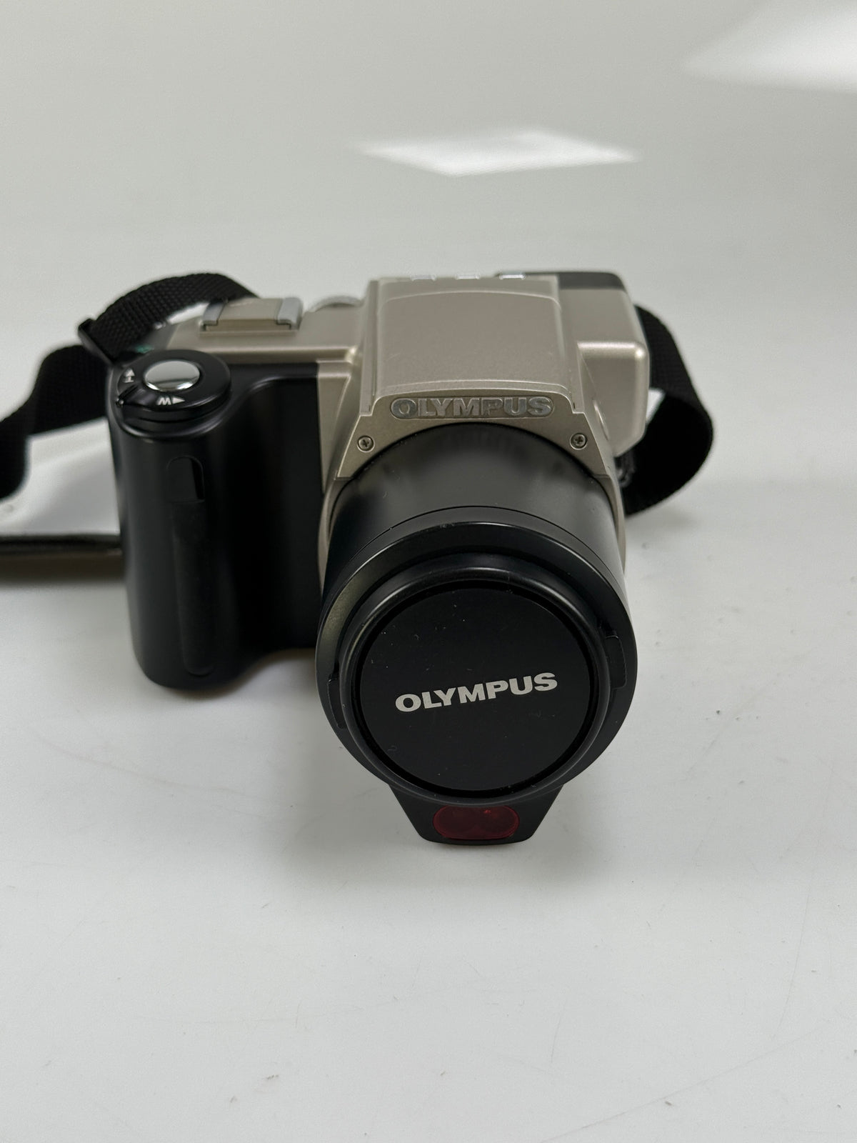 Olympus Camedia C-2500L Digital Camera with 9.2-28mm f2.8-3.9 zoom lens