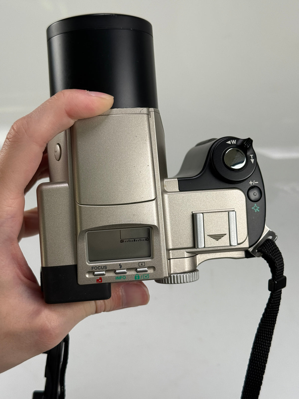 Olympus Camedia C-2500L Digital Camera with 9.2-28mm f2.8-3.9 zoom lens