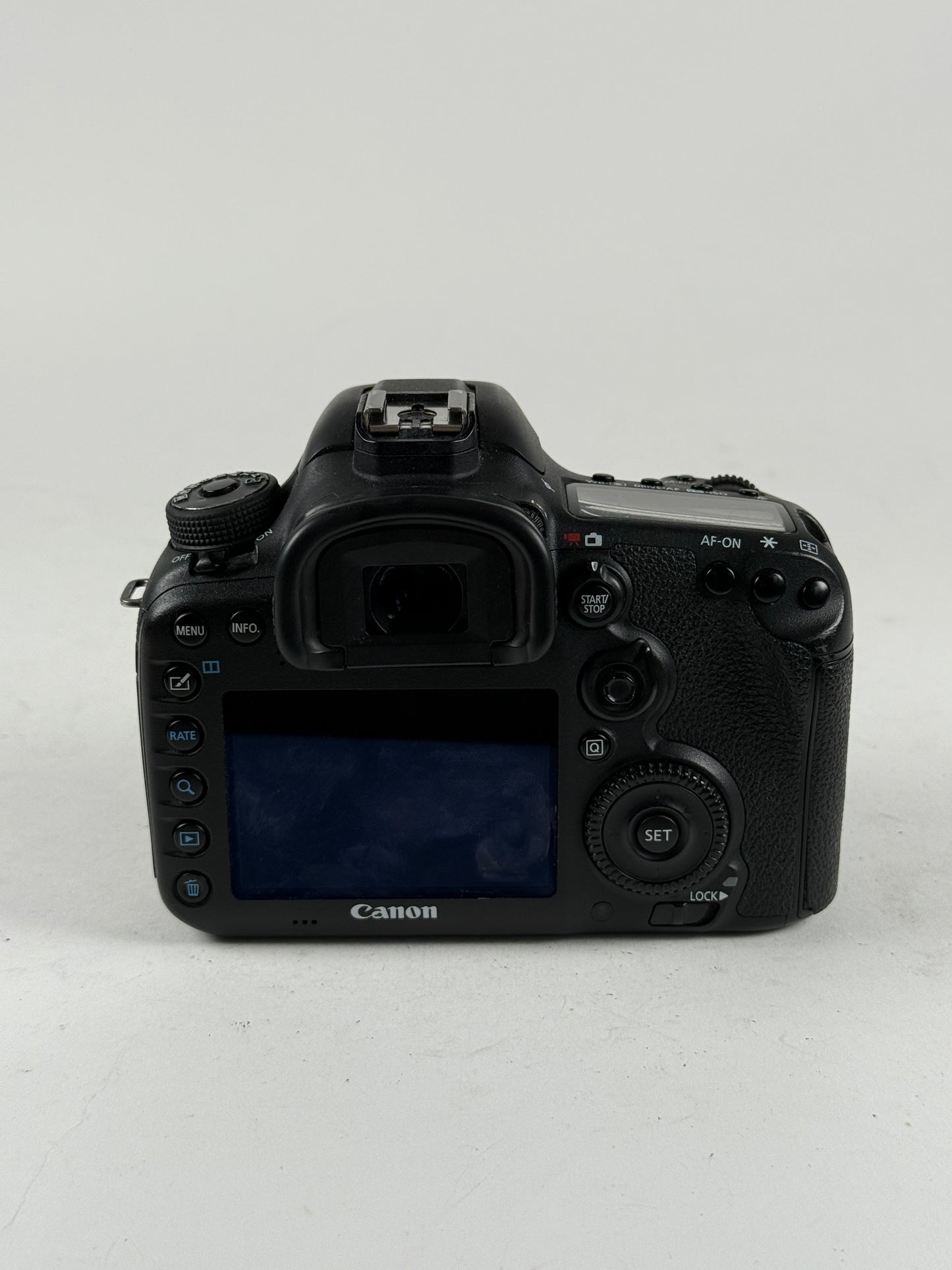 Canon EOS 7D mark II 20.2MP Digital SLR Camera Body