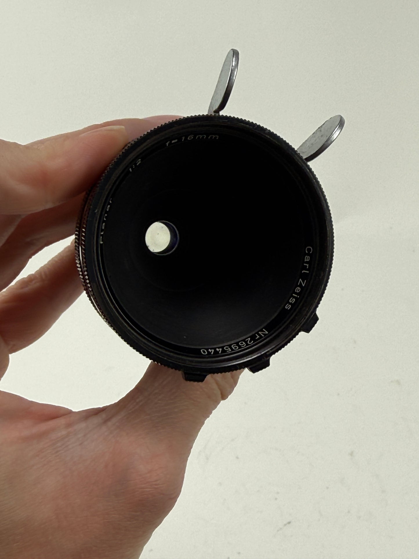 Carl Zeiss Distagon 16mm F2 for Arri standard cine lens for 16mm
