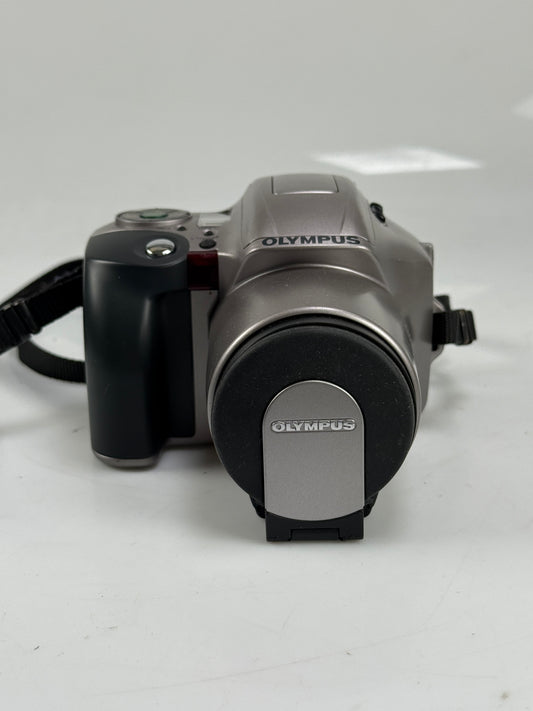 Olympus 35mm Film Camera IS-20 Quartzdate SLR 4X Zoom 52mm Lens Auto 28-110mm