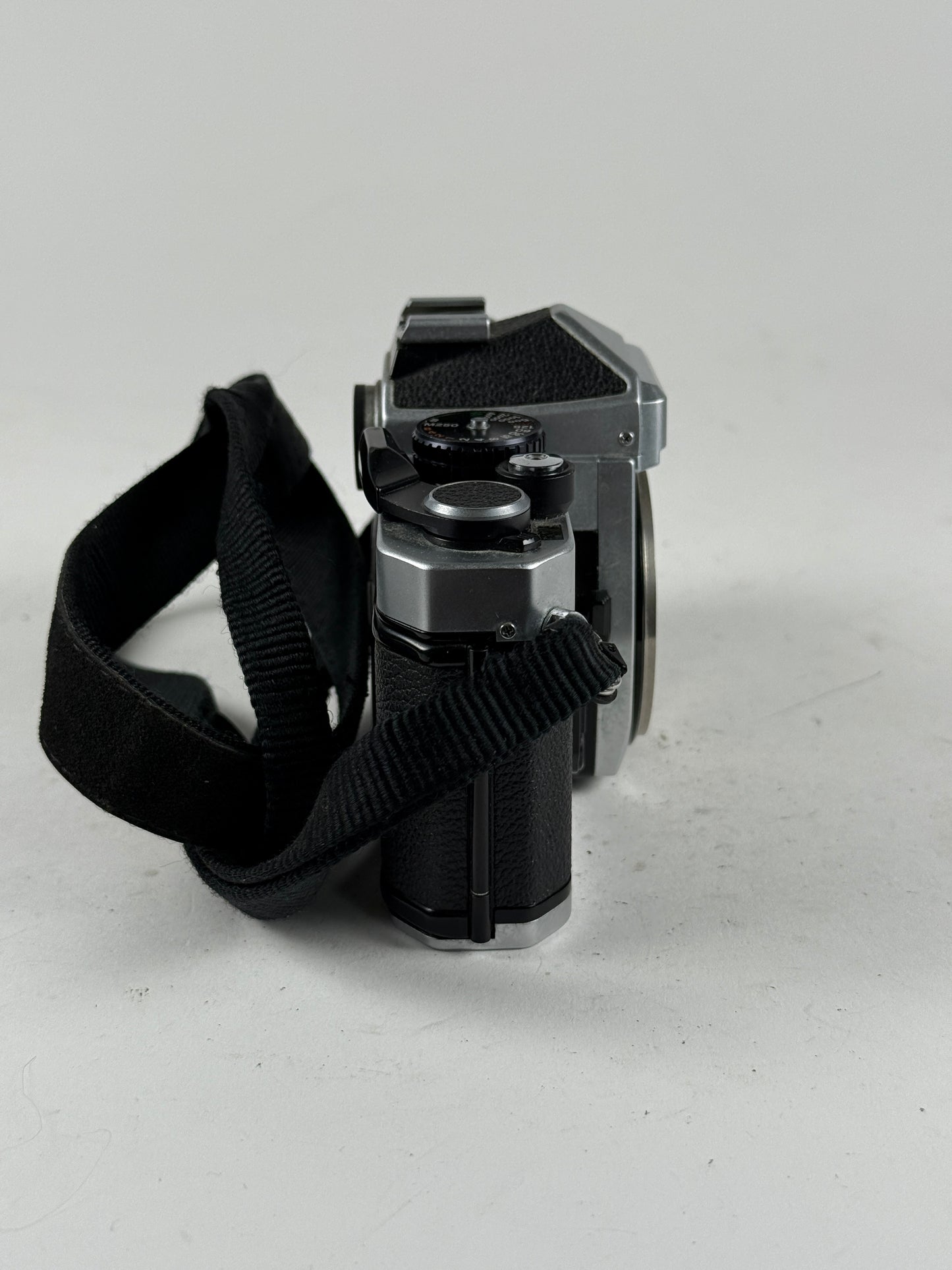 Nikon FE2 chrome silver 35mm SLR Film Camera Body