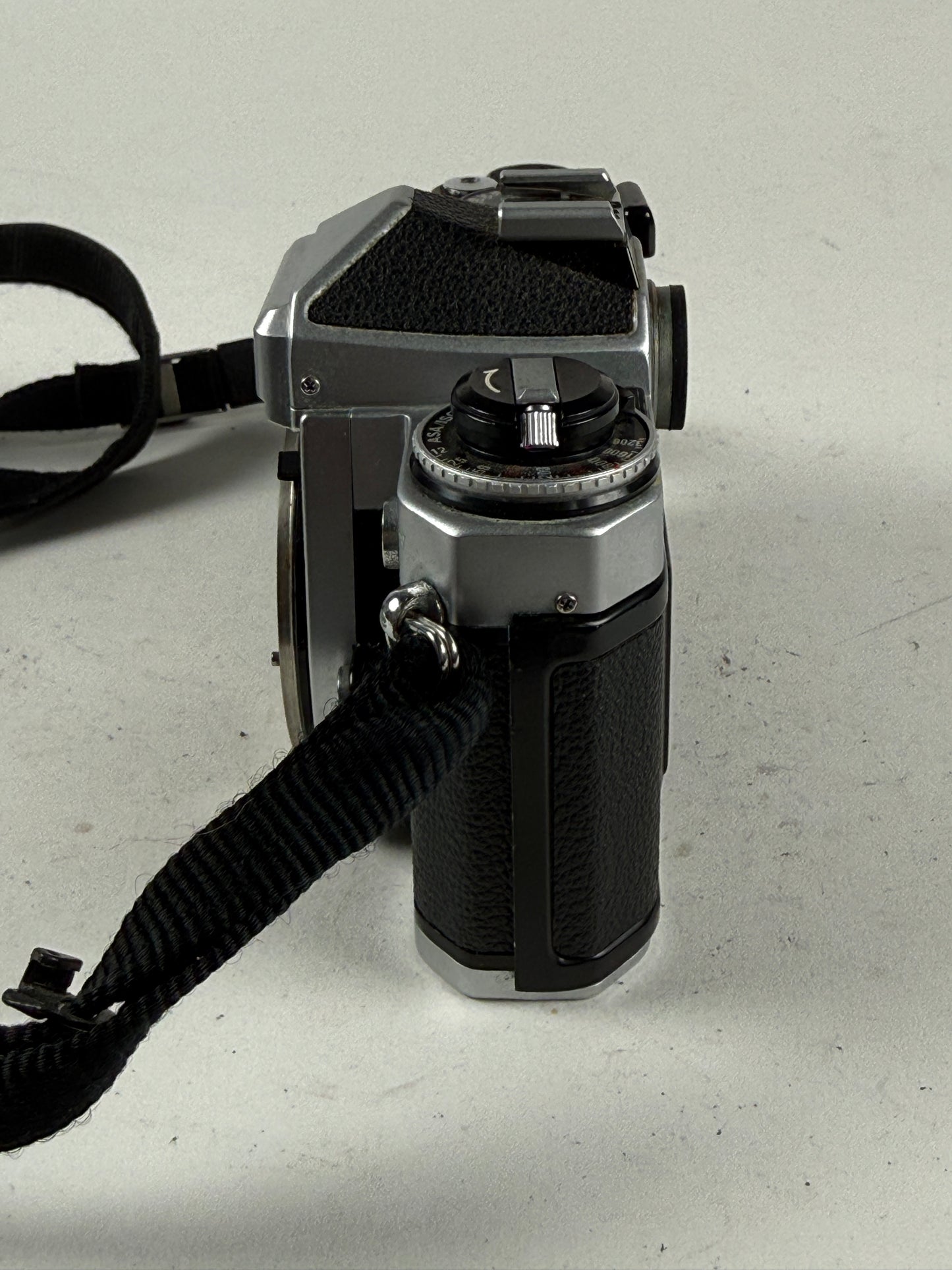 Nikon FE2 chrome silver 35mm SLR Film Camera Body