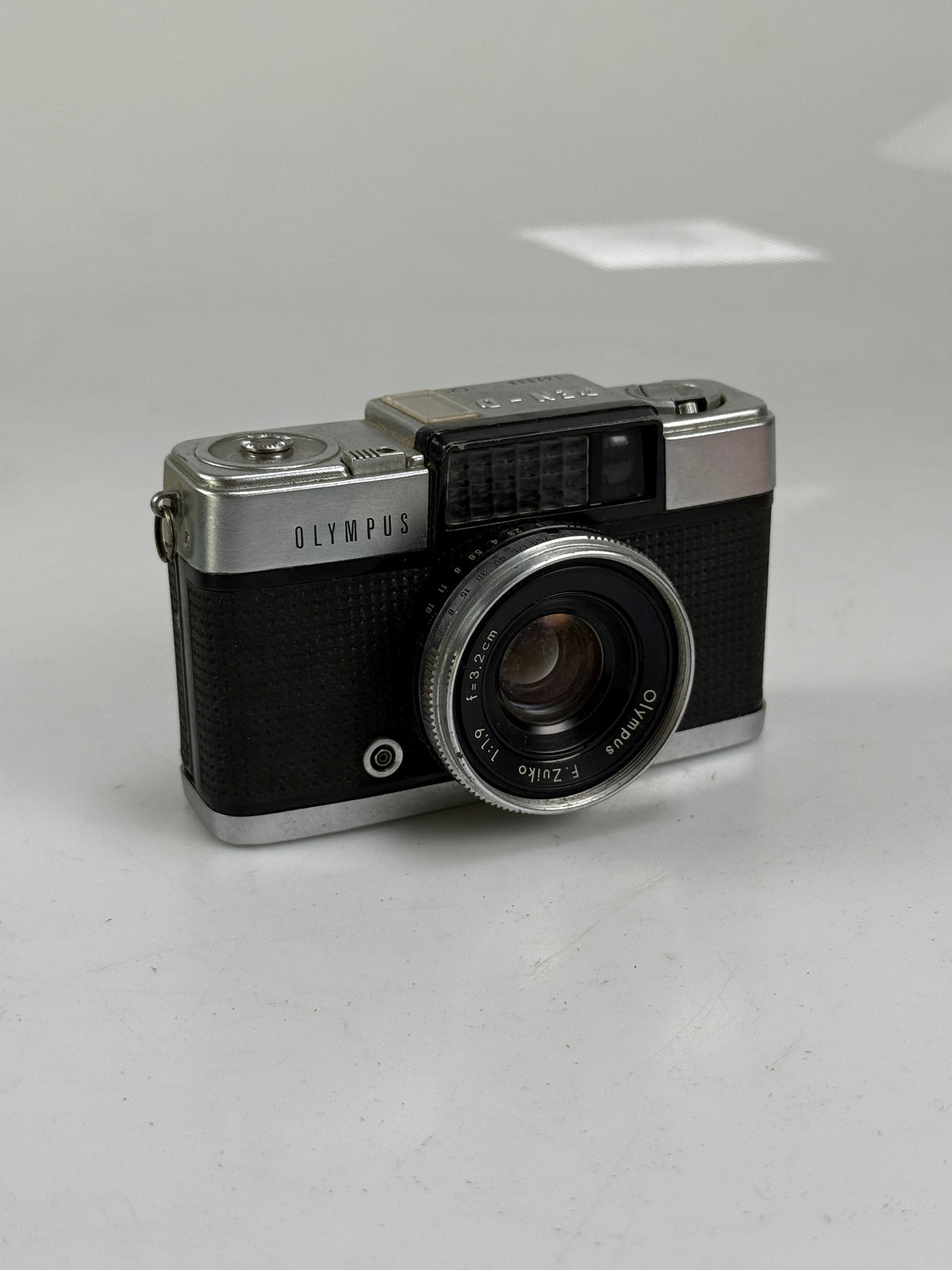 Olympus PEN-D Half Frame 35mm Film Camera F.Zuiko 32mm F1.9