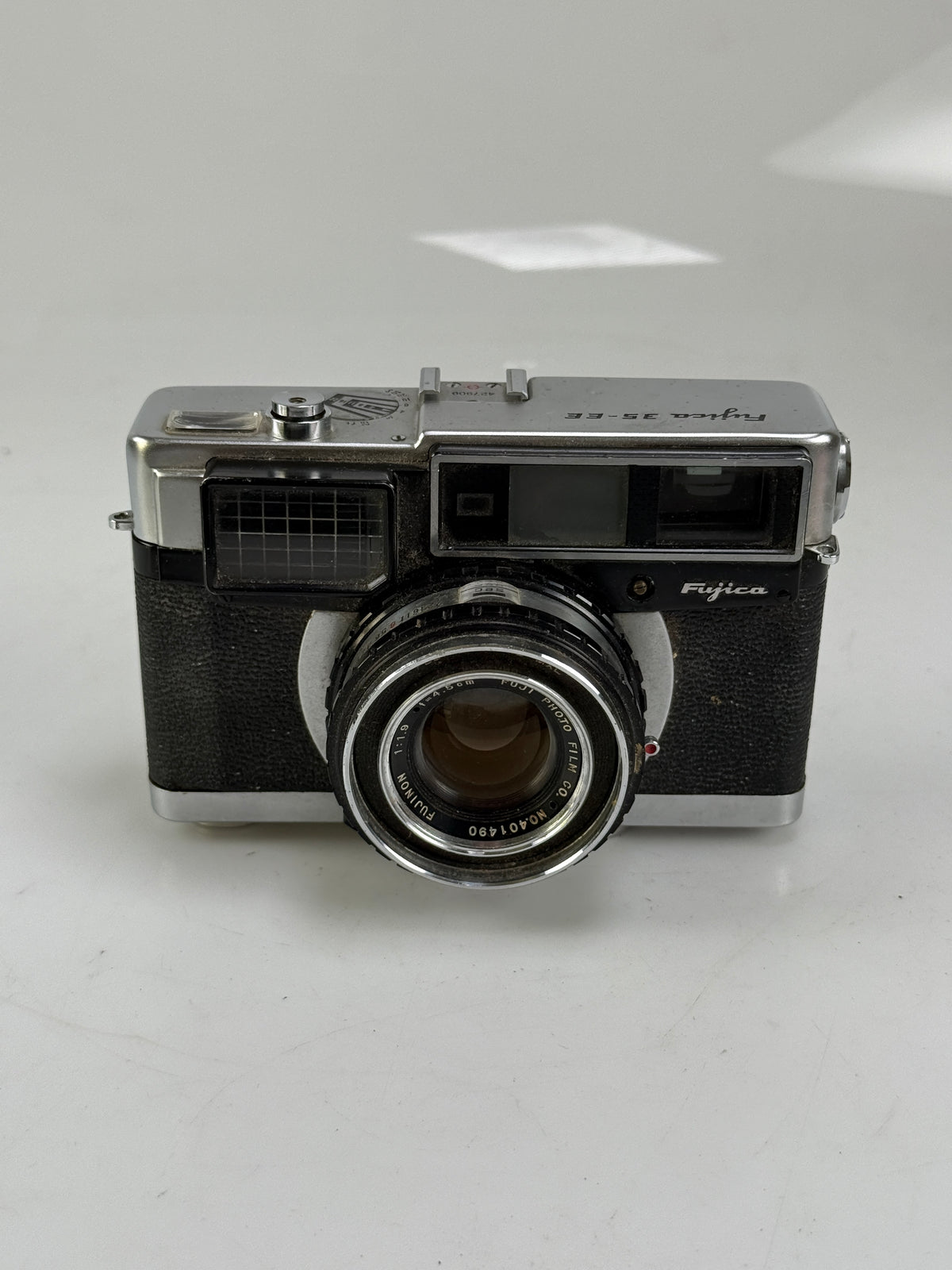 Vintage Fuji Fujica 35-EE 35mm Rangefinder Camera Fujinon 45mm f1.9