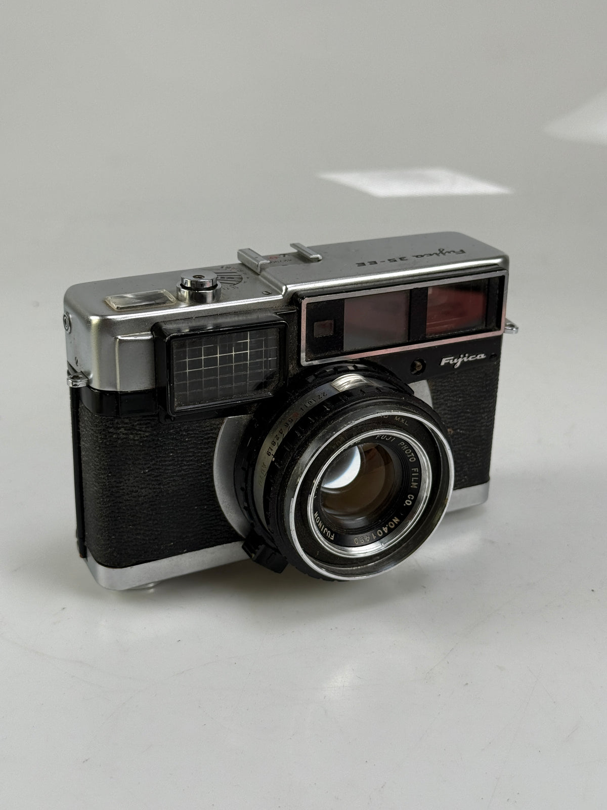 Vintage Fuji Fujica 35-EE 35mm Rangefinder Camera Fujinon 45mm f1.9