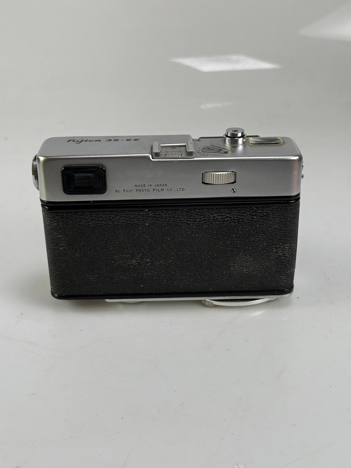 Vintage Fuji Fujica 35-EE 35mm Rangefinder Camera Fujinon 45mm f1.9