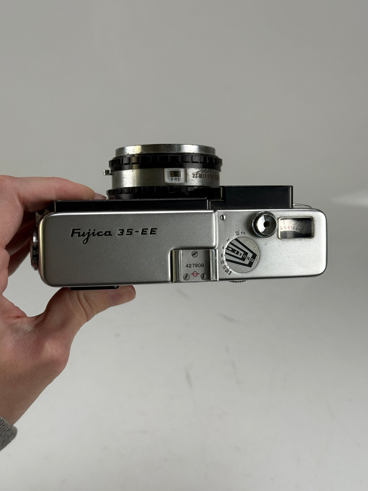 Vintage Fuji Fujica 35-EE 35mm Rangefinder Camera Fujinon 45mm f1.9