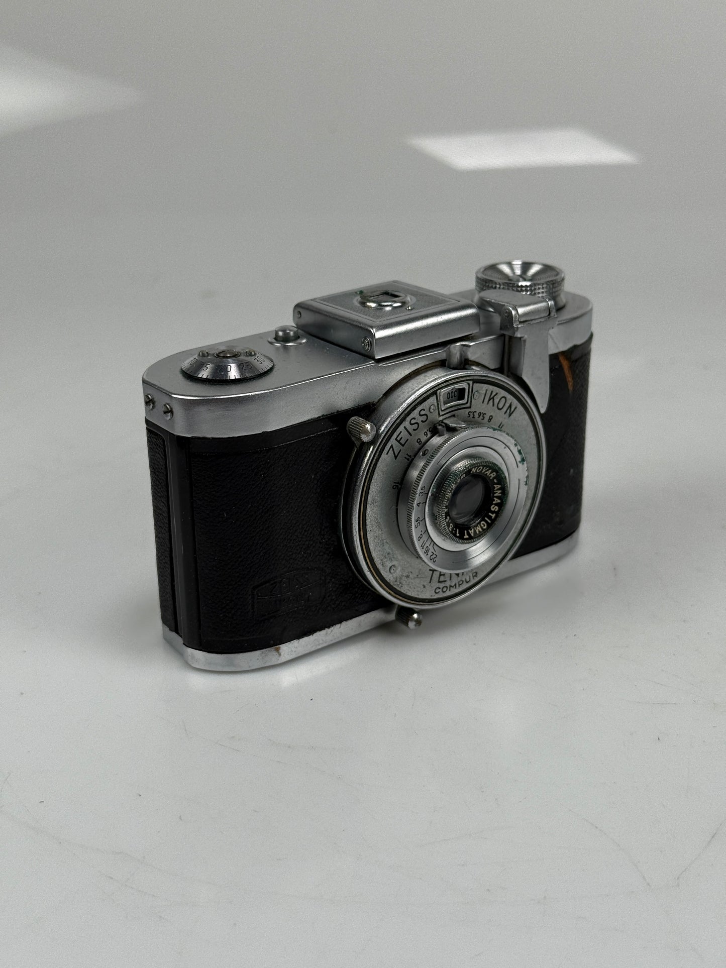 Zeiss Ikon Tenax I Camera w/ Novar Anastigmat 3.5cm f3.5