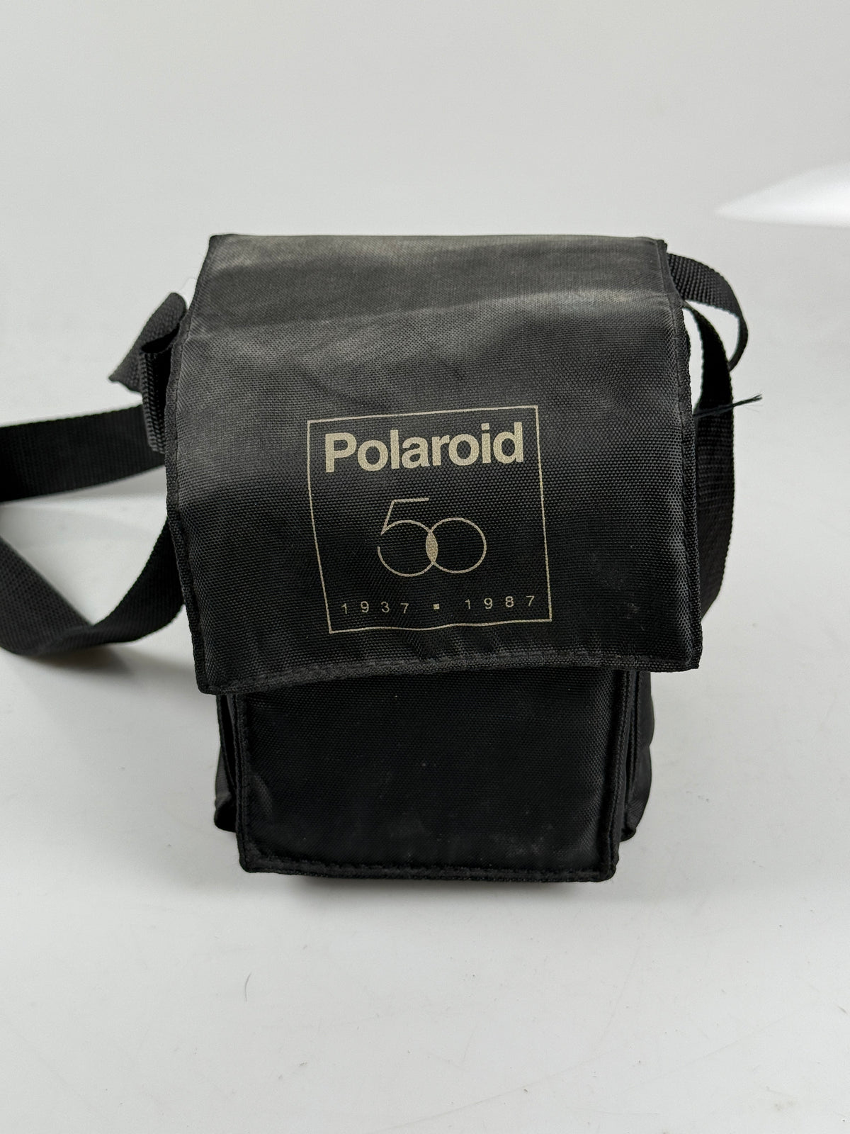 Polaroid Sun 600 AutoFocus Instant Film Camera w/ case