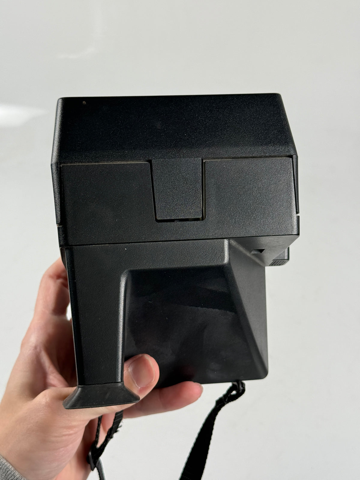 Polaroid Sun 600 AutoFocus Instant Film Camera w/ case