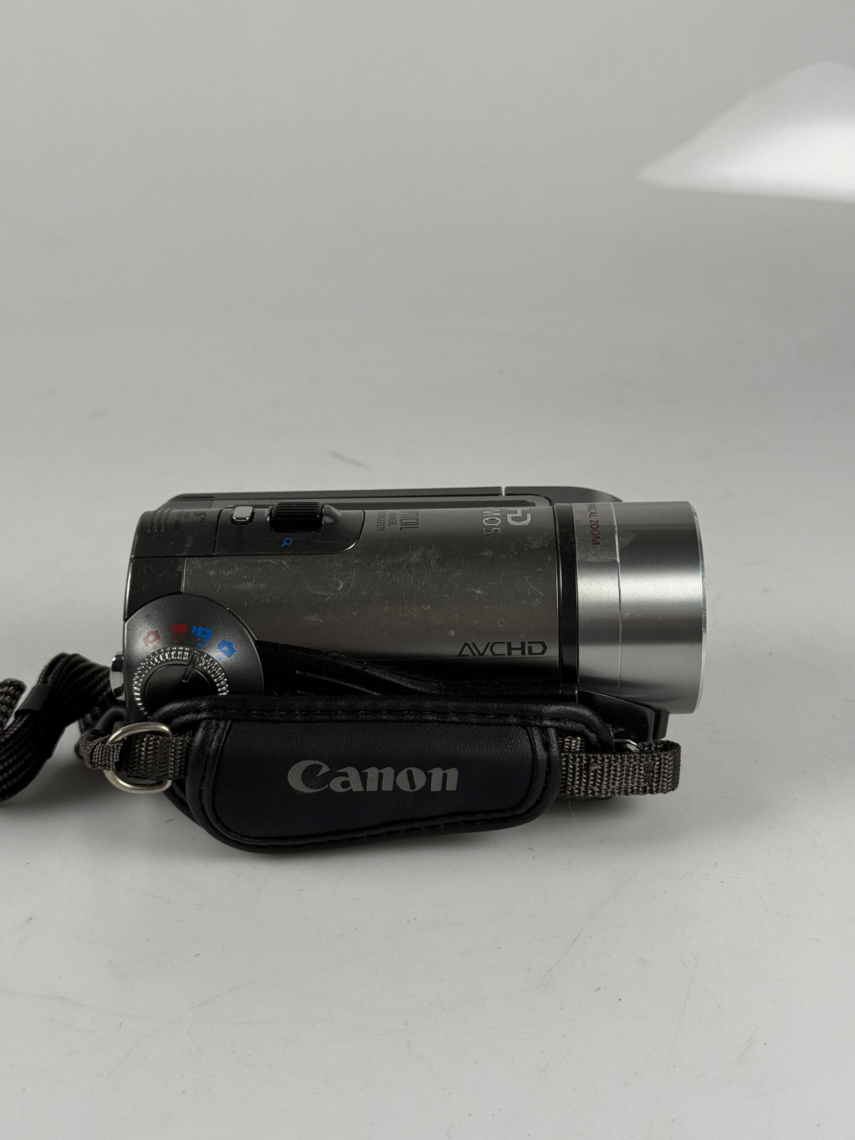 Canon VIXIA HF100 Full HD 1080p AVCHD Flash Camcorder