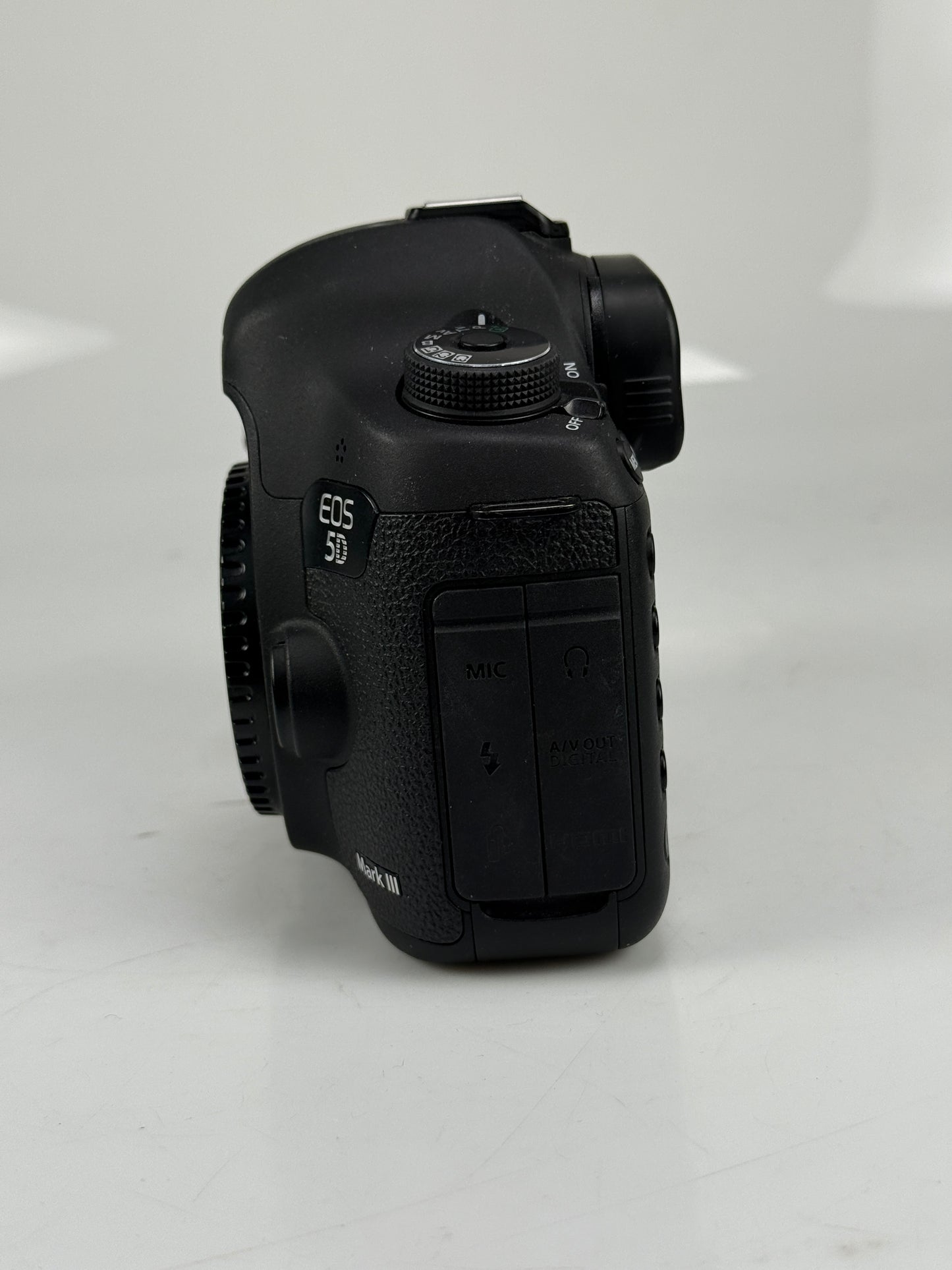 Canon 5D Mark III digital camera SLR Body full frame