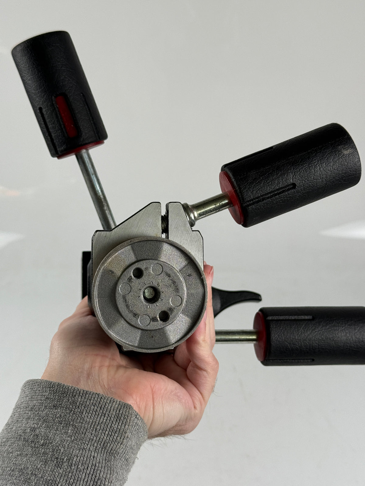 Bogen 3047 Tripod Head, handles