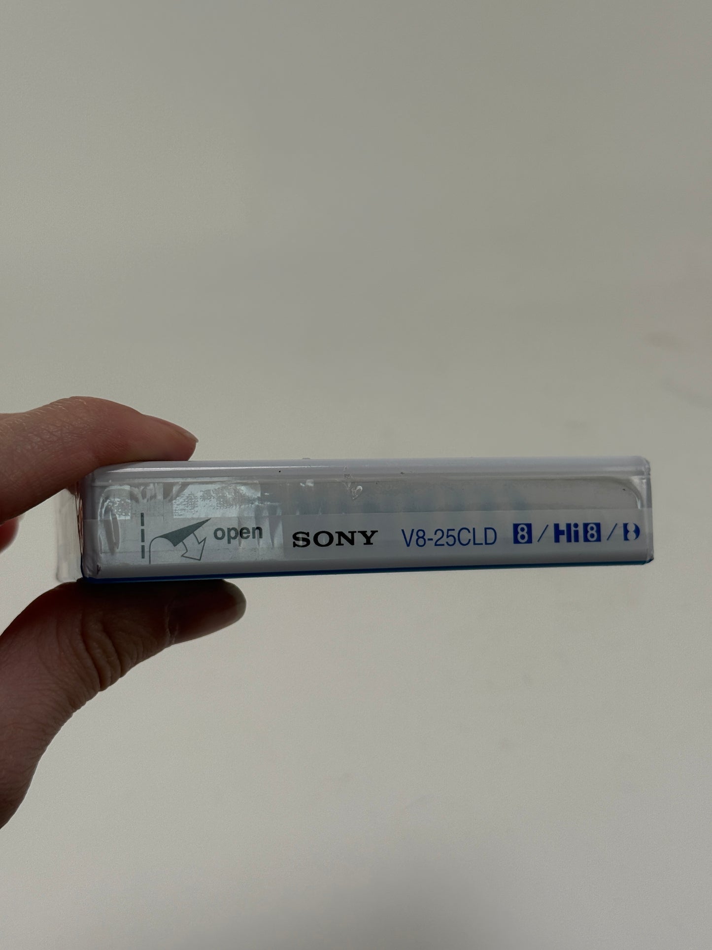 SONY Hi8 / Digital8 / 8mm Video Head Cleaning Cassette V8-25CLD