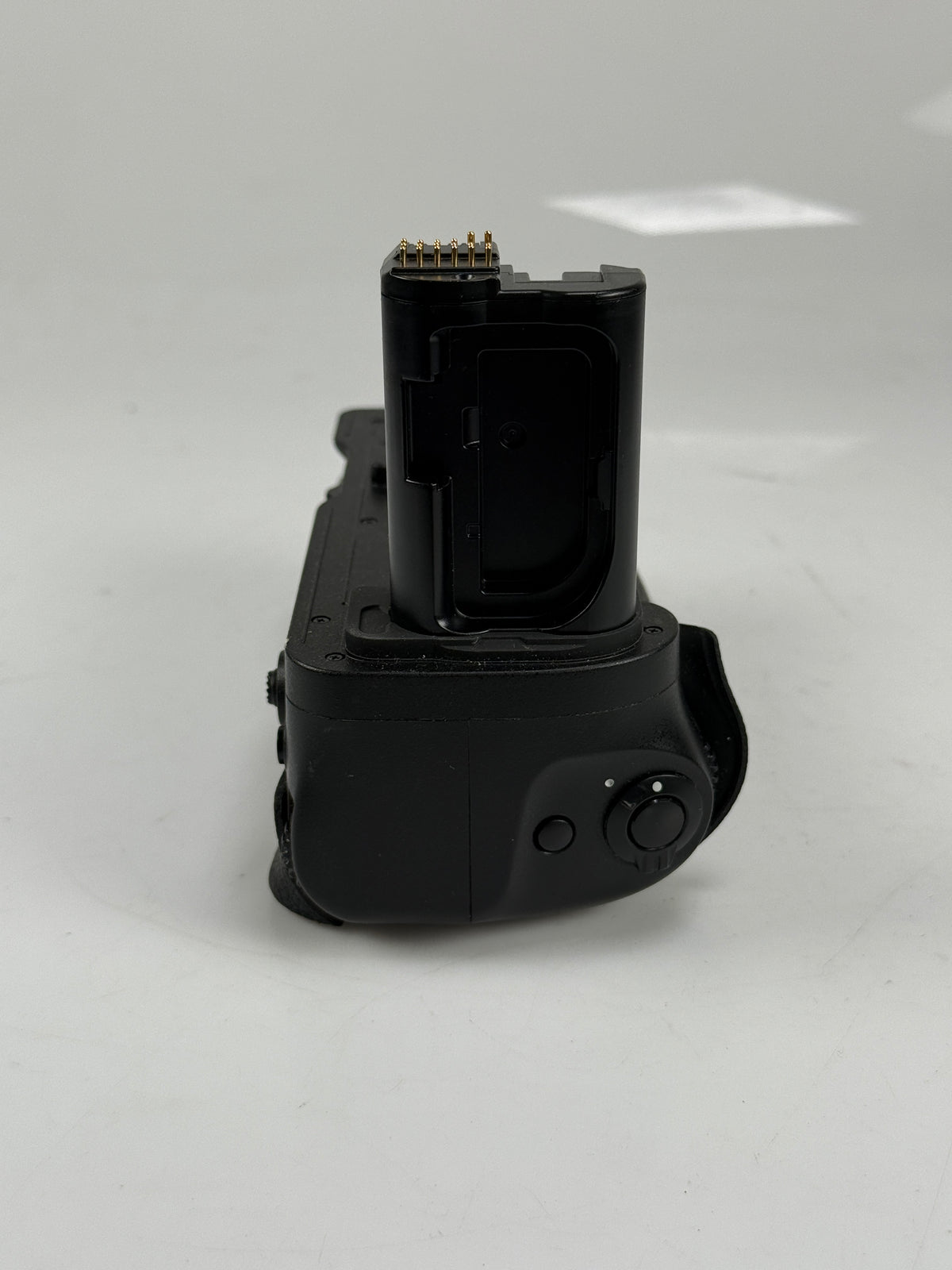 Nikon MB-N12 Power Batter Grip For The Nikon Z8 Camera