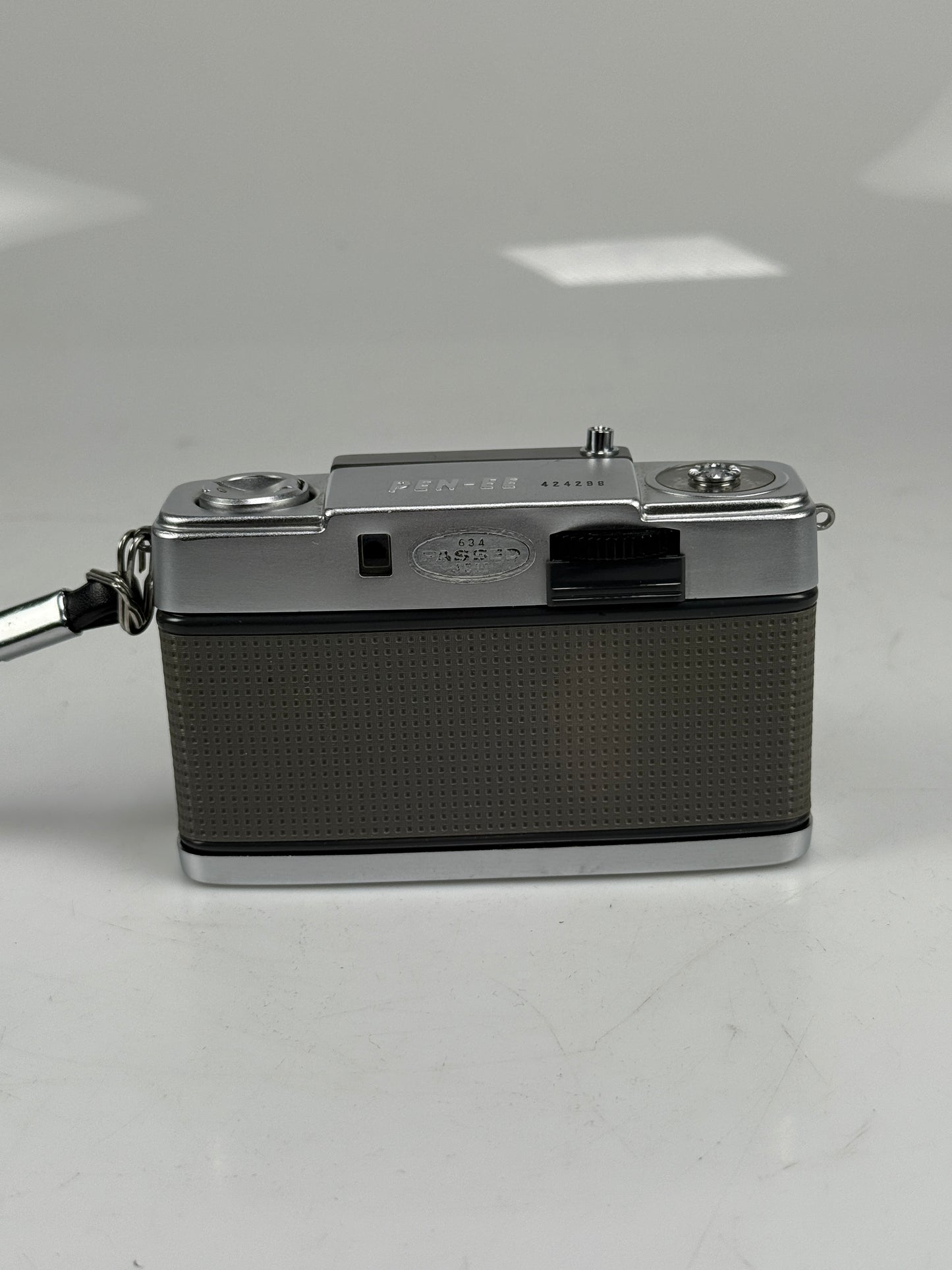 OLYMPUS PEN EE Half Flame Film Camera 2.8cm f3.5