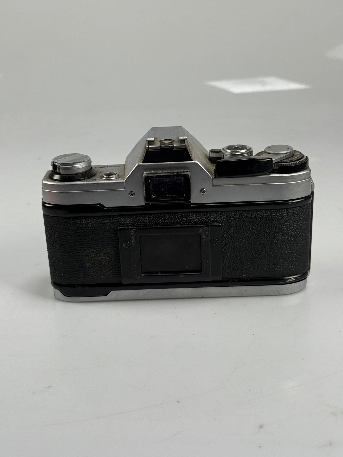 Canon AE-1 AE1 silver chrome 35mm SLR Film Camera Body