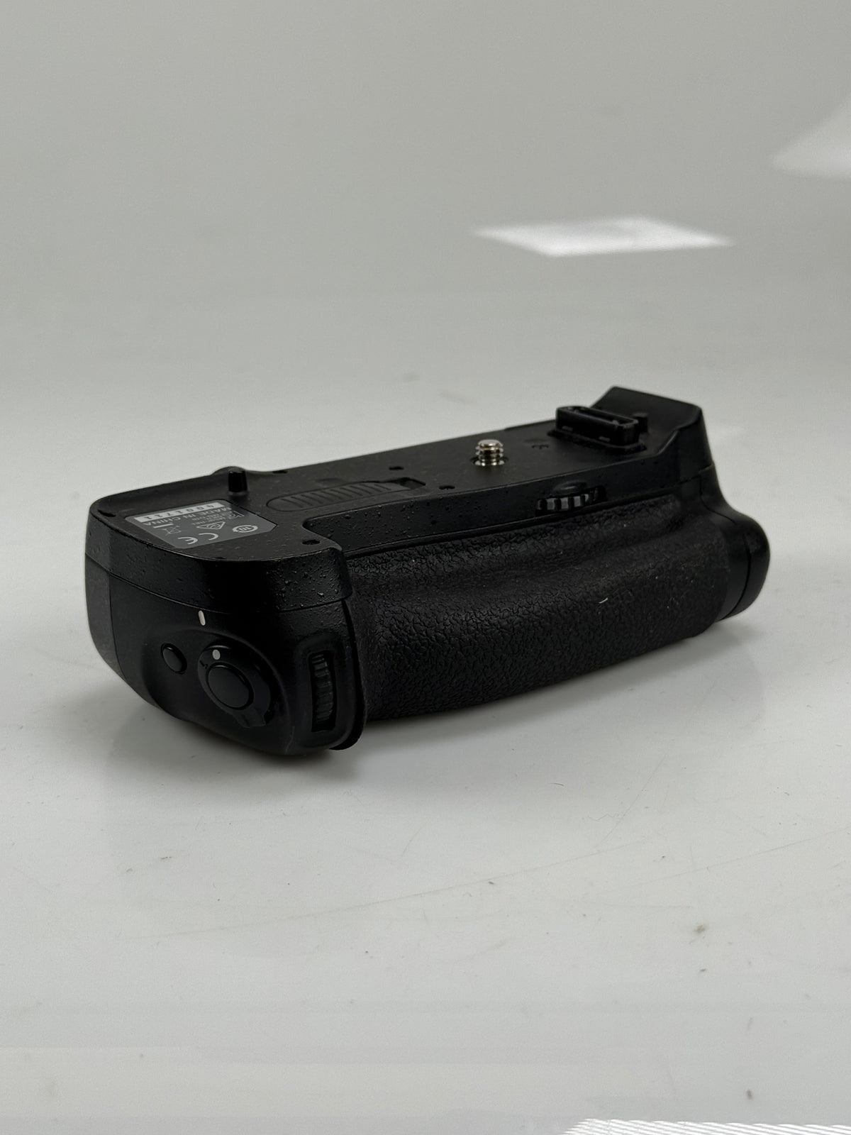 Genuine OEM Nikon MB-D18 Multi Power Battery Pack Grip for D850