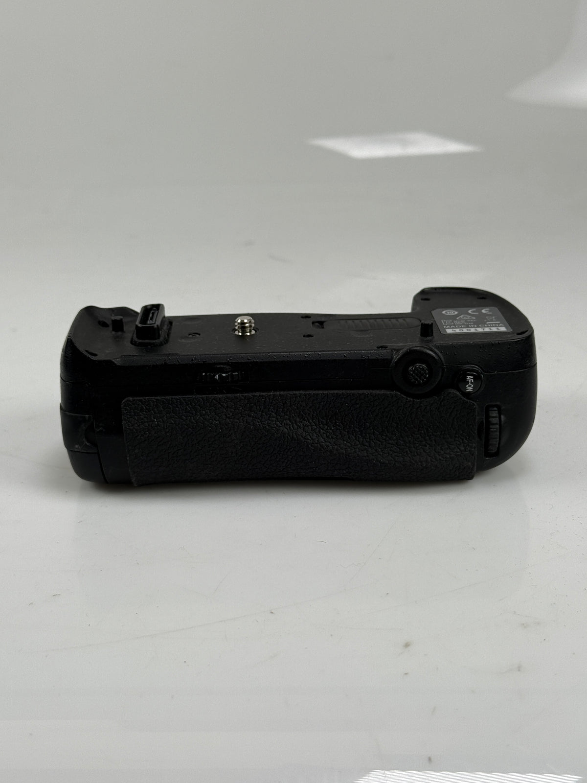 Genuine OEM Nikon MB-D18 Multi Power Battery Pack Grip for D850