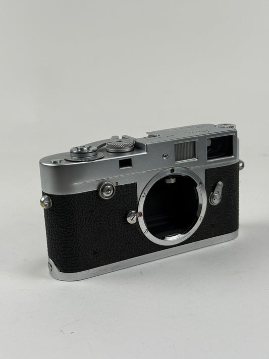 Leica M2 button rewind Chrome 35mm rangefinder film camera body