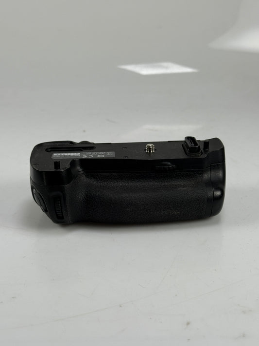 Genuine OEM Nikon MB-D16 Multi Power Battery Pack Grip for D750