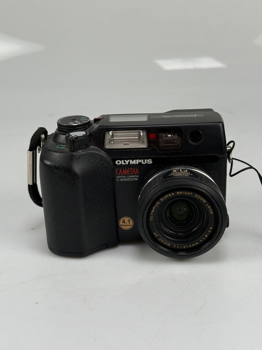 Olympus C4040 Zoom Point and Shoot