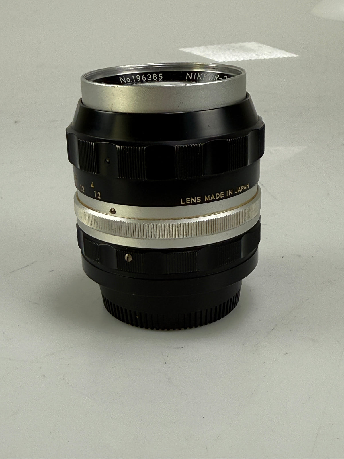 Nikon Nikkor-P 10.5cm 105mm F2.5 Non AI Feet Lens