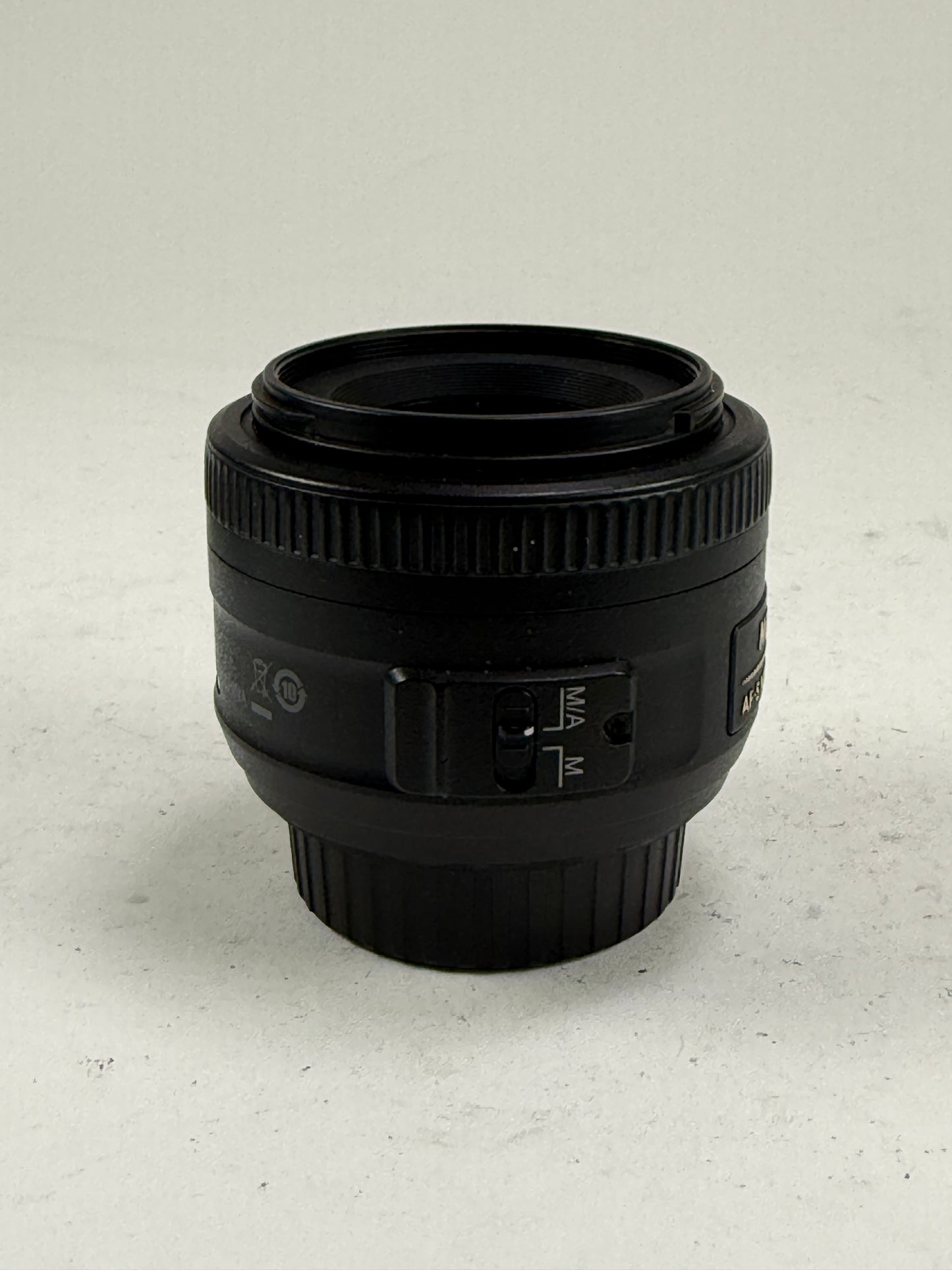 Nikon 35mm f1.8G AF-S DX Lens for Nikon DSLR Cameras