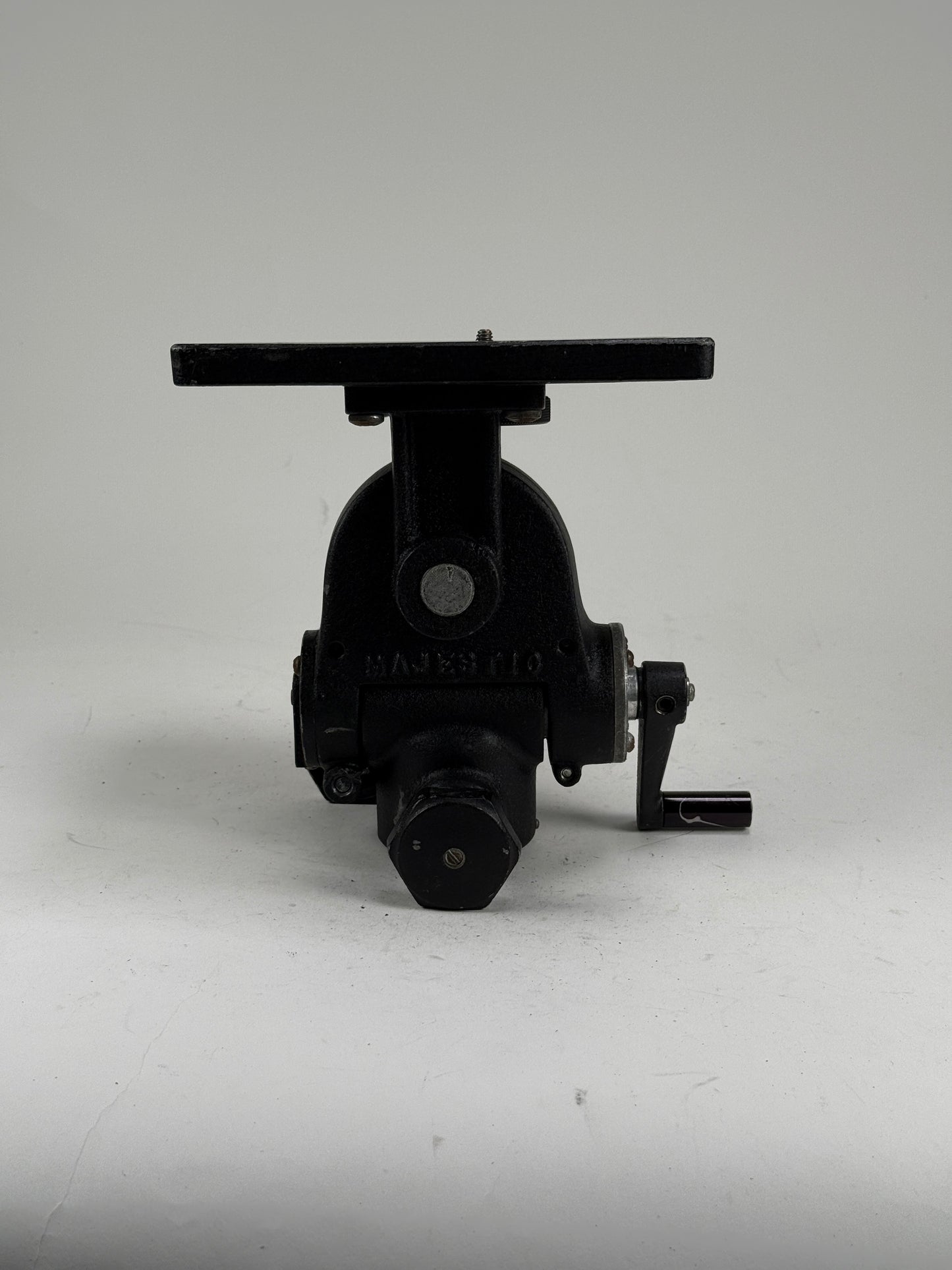Majestic Model 1901 Heavy Duty Geared Tripod Head