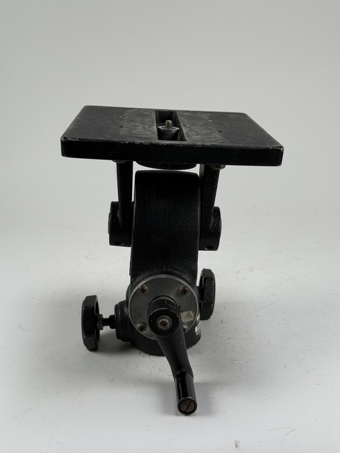 Majestic Model 1901 Heavy Duty Geared Tripod Head