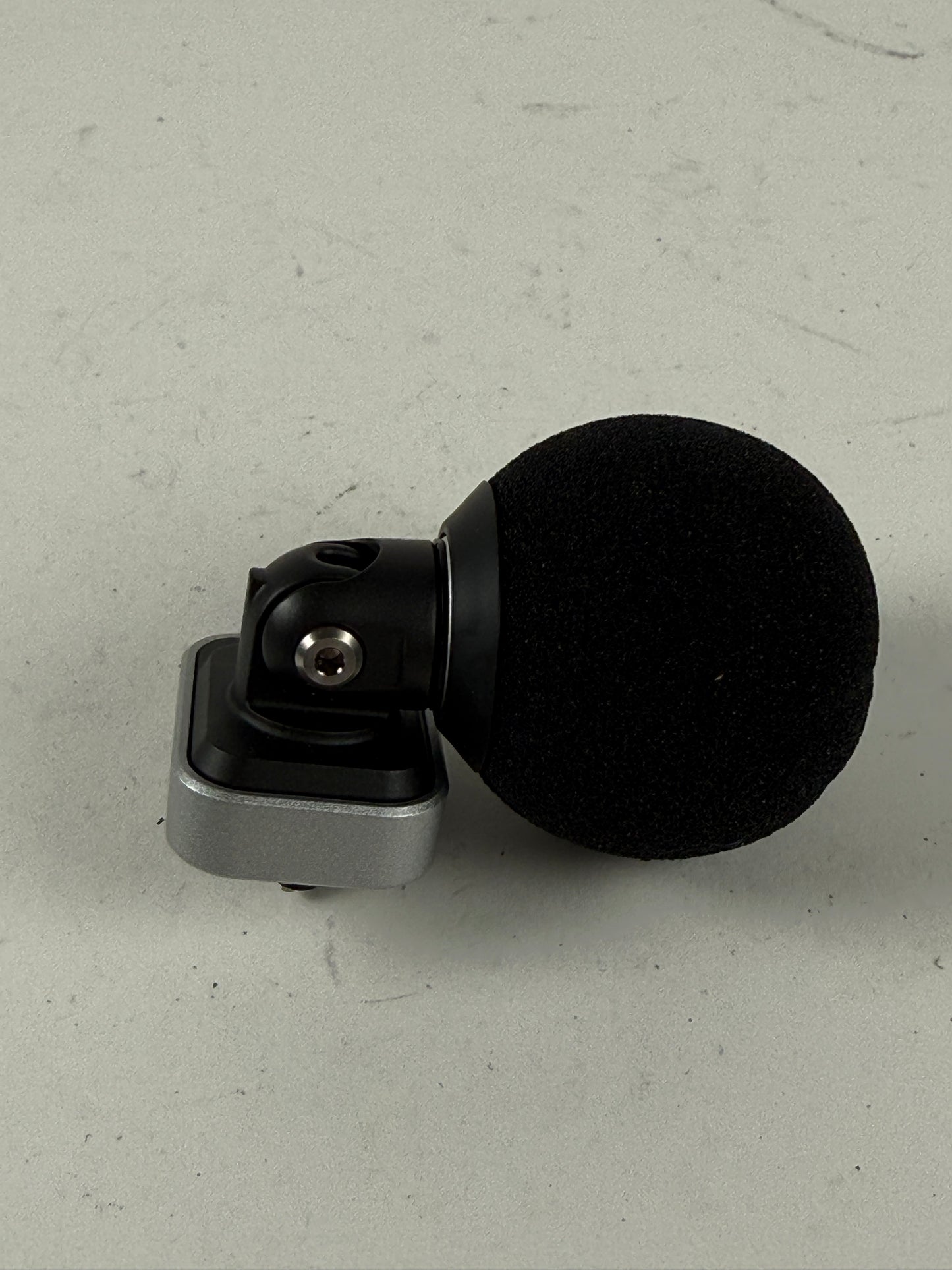 Shure MV88 Digital Wired Stereo Condenser Microphone, Apple lightning connection
