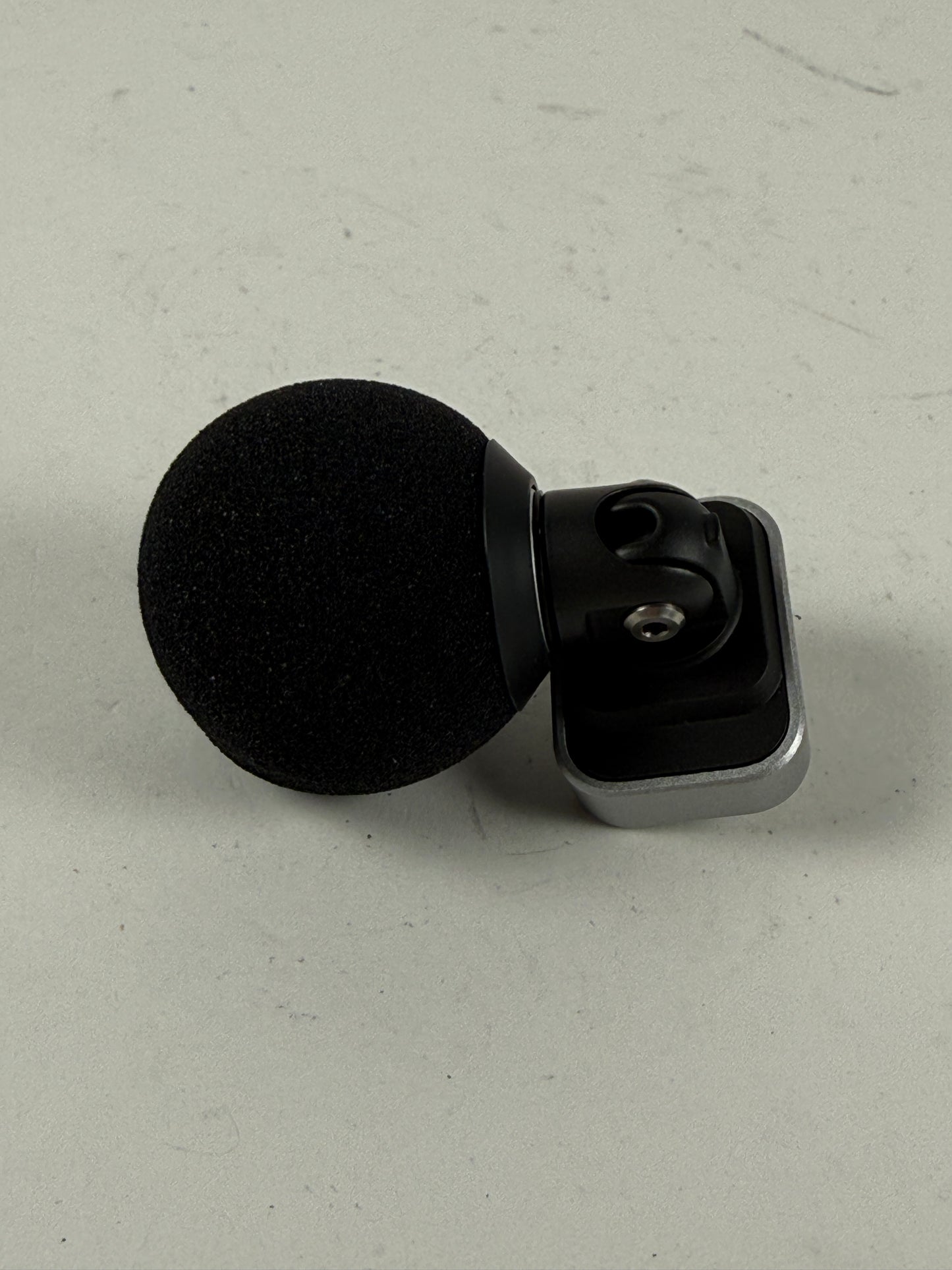Shure MV88 Digital Wired Stereo Condenser Microphone, Apple lightning connection