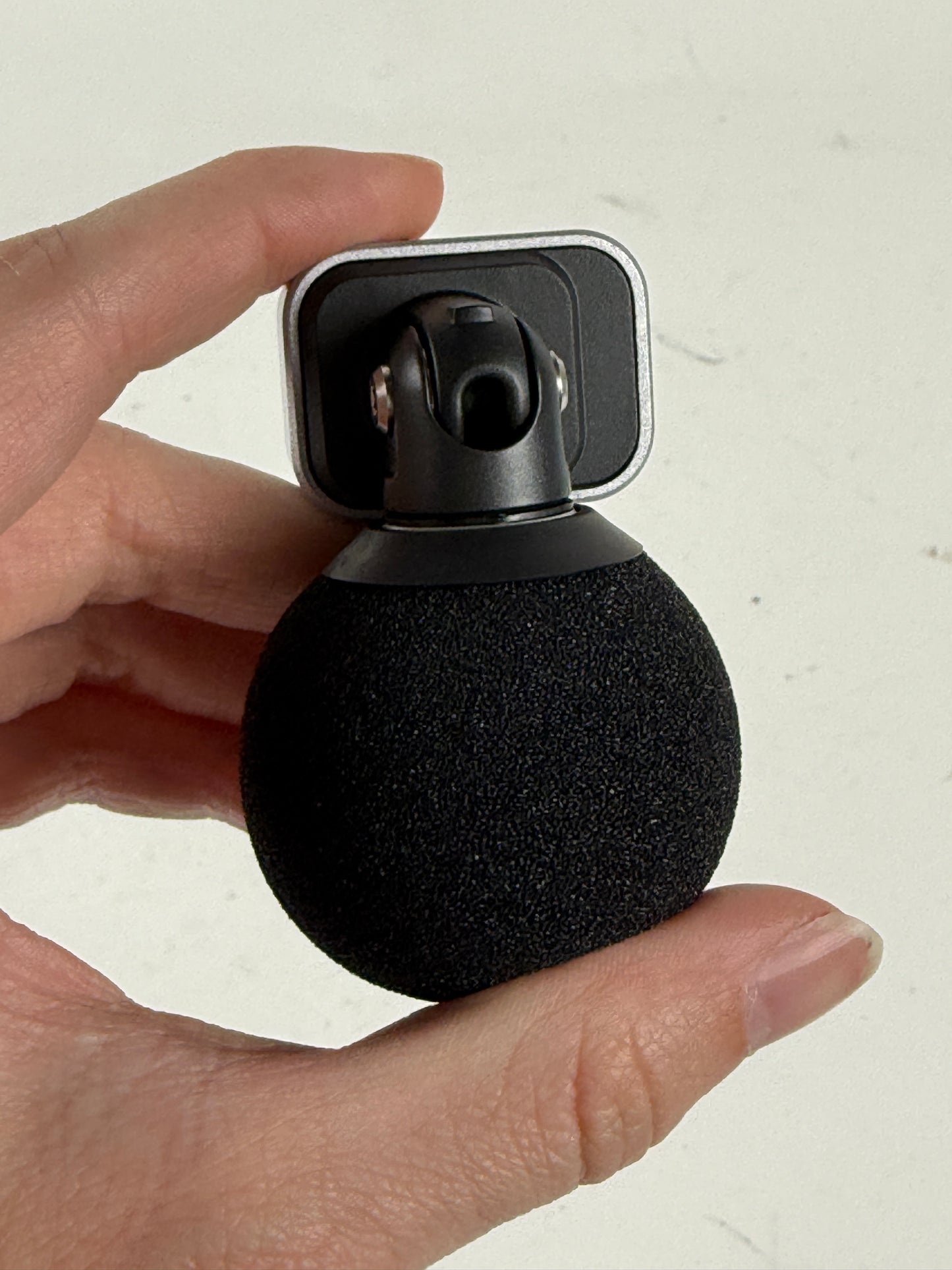 Shure MV88 Digital Wired Stereo Condenser Microphone, Apple lightning connection