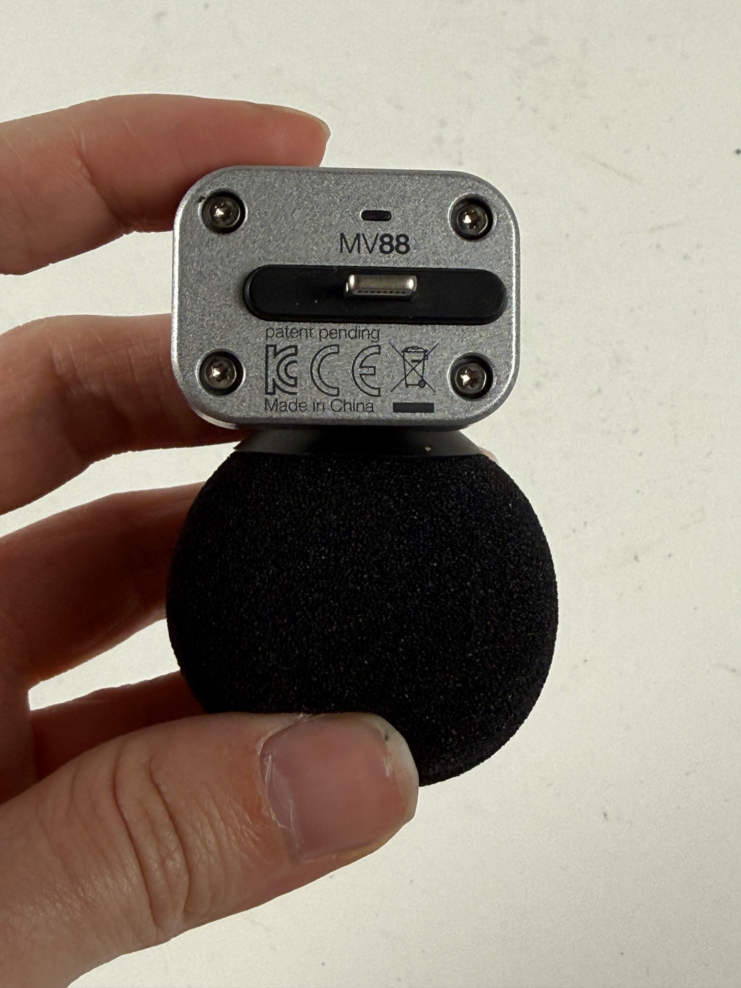 Shure MV88 Digital Wired Stereo Condenser Microphone, Apple lightning connection