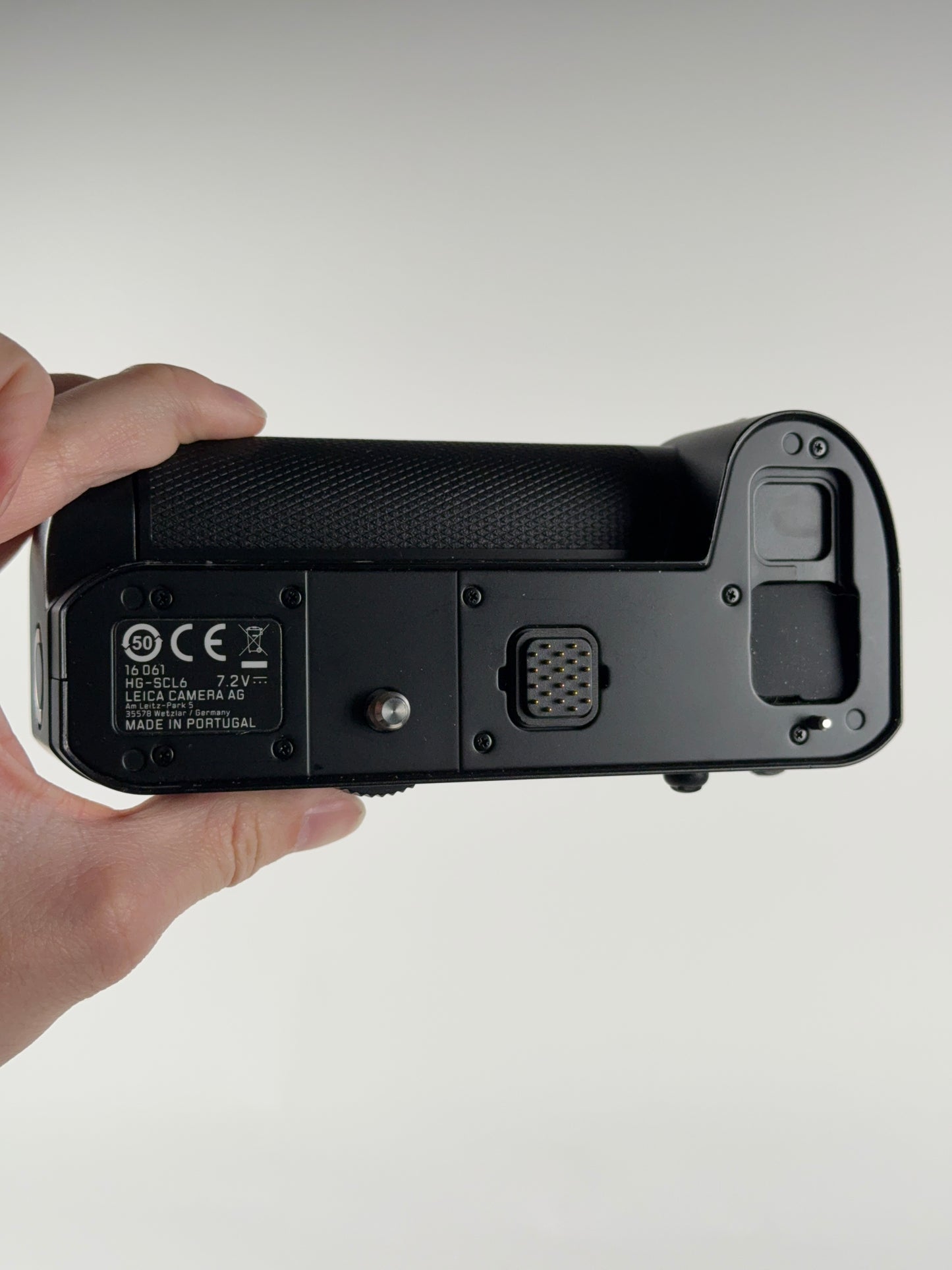 Leica HG-SCL6 Multi-Function Handgrip for SL2 16061