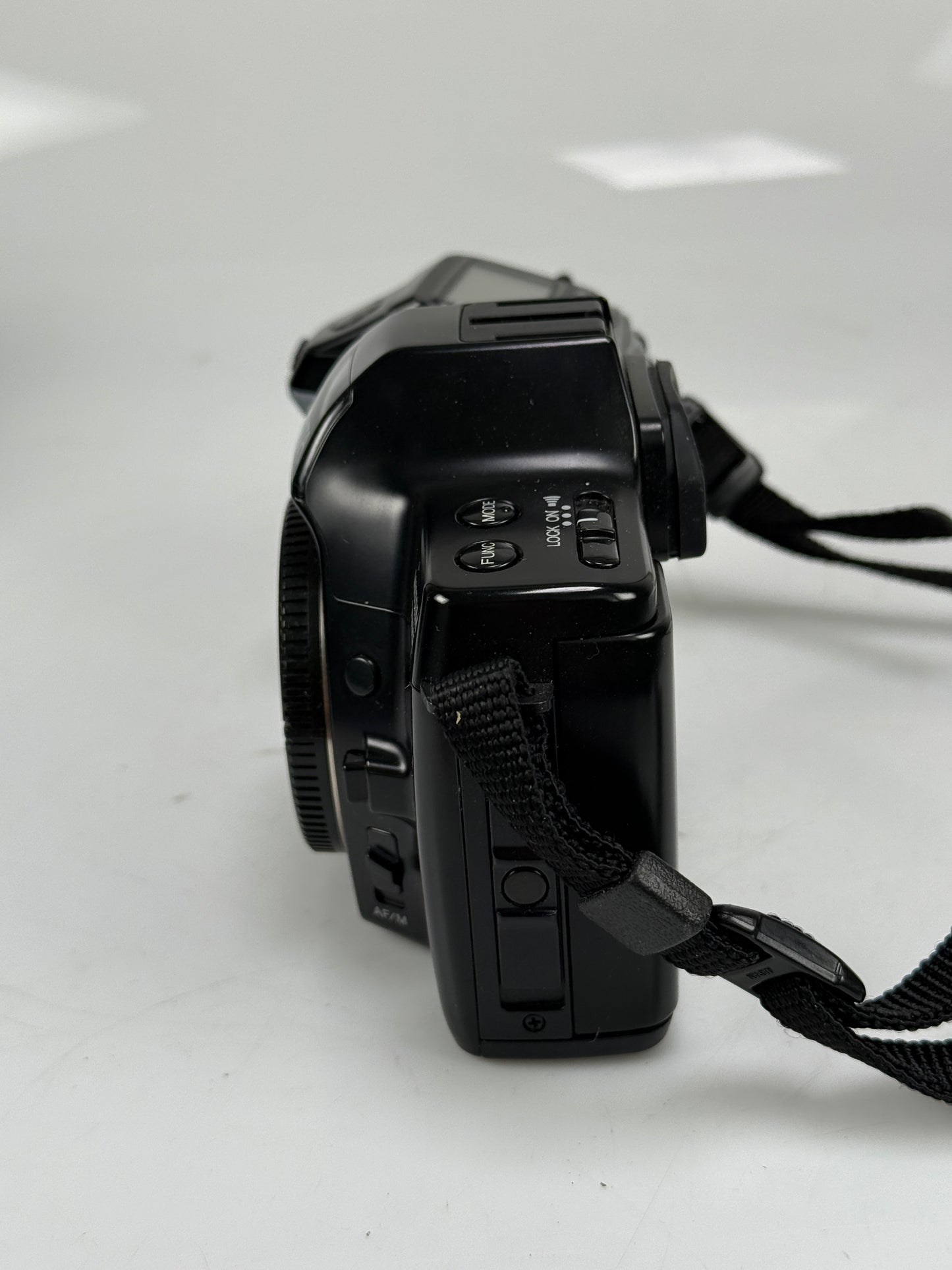 Minolta Maxxum 7000i 35mm SLR Camera kit with 2 lenses, flash