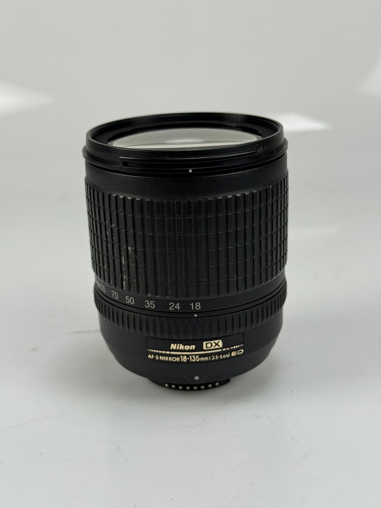 Nikon AF-S DX Nikkor 18-135mm 3.5-5.6 G ED IF AF Lens for APS-C Sensor DSLR
