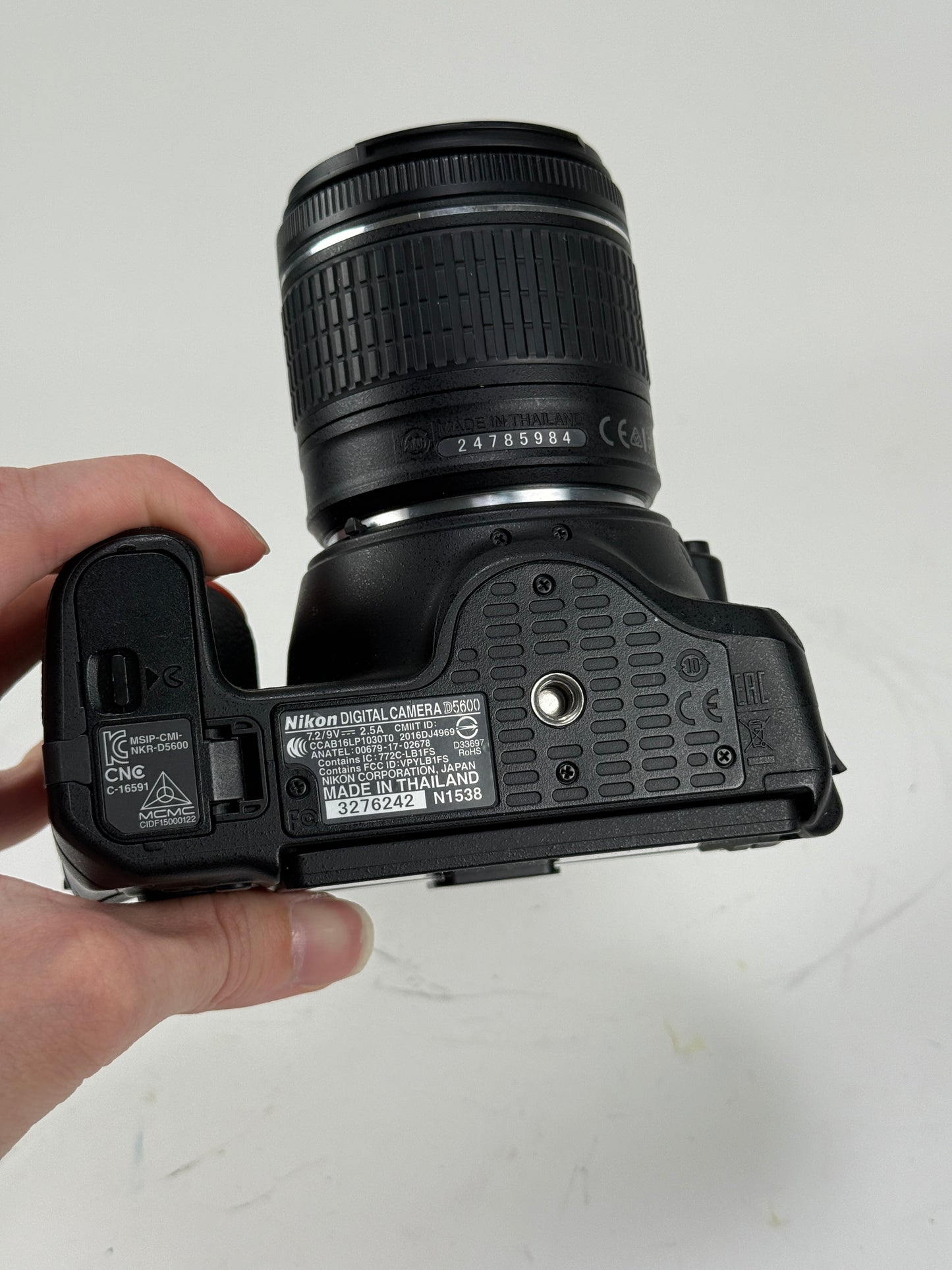 Nikon D5600 DSLR 24.2MP Digital Camera Body lens with 18-55mm kit