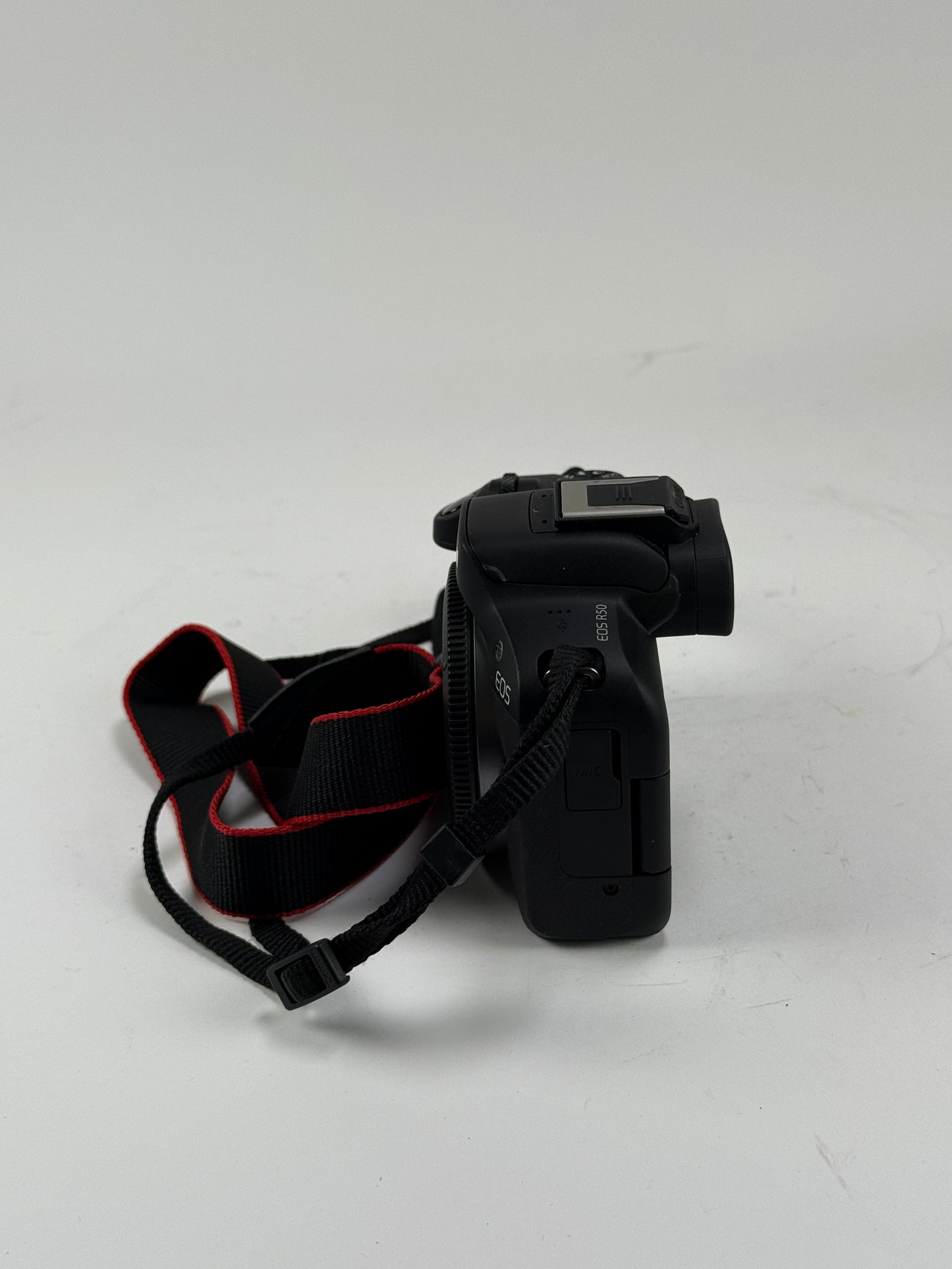 Canon R50 Black + RF-S 18-45mm + Lens Kit