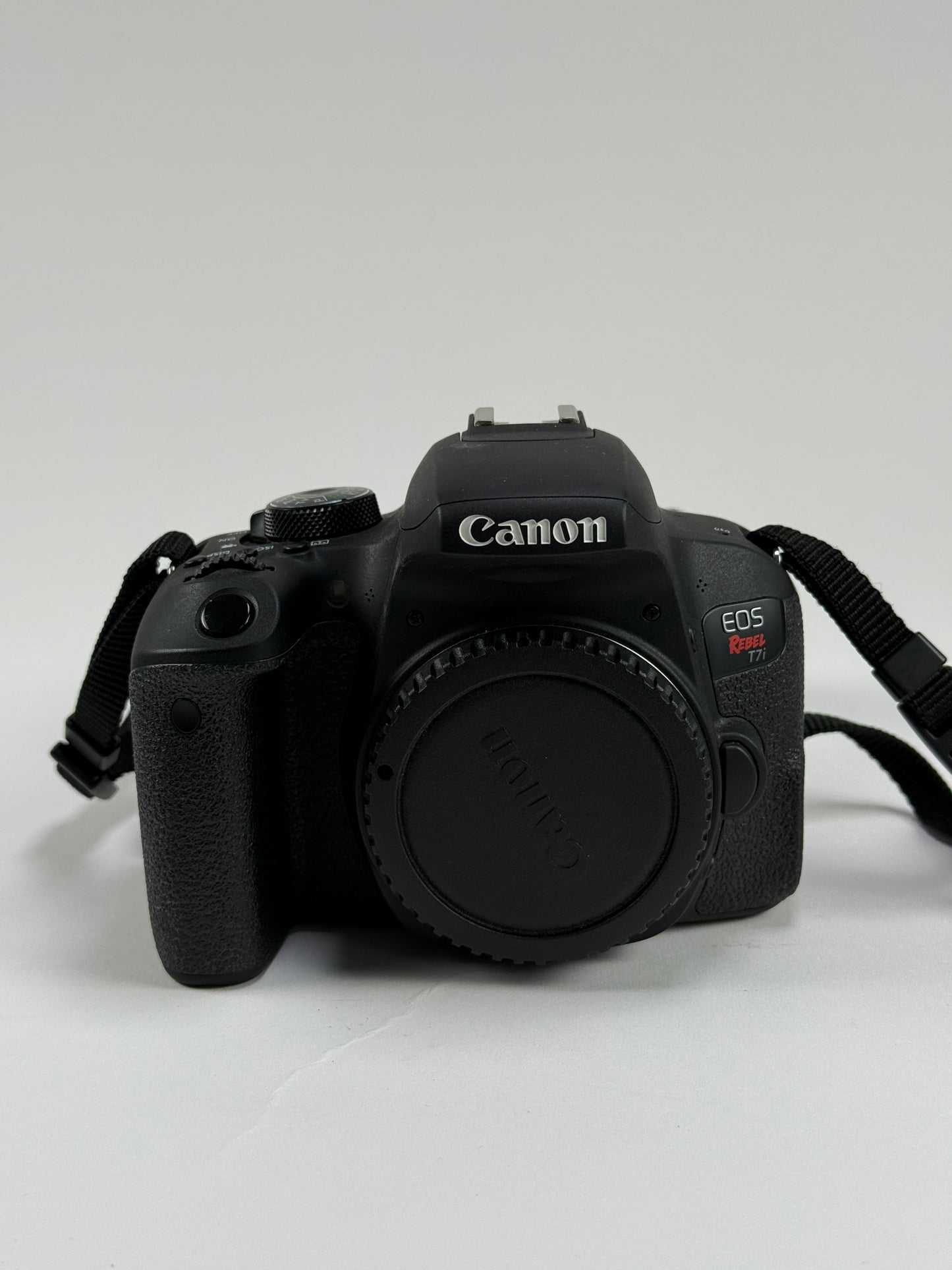 Canon EOD Rebel T7i Camera 24.2MP 18-55mm and 70-300mm lens kit