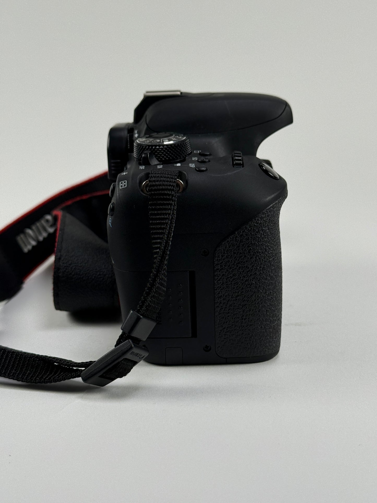 Canon EOD Rebel T7i Camera 24.2MP 18-55mm and 70-300mm lens kit