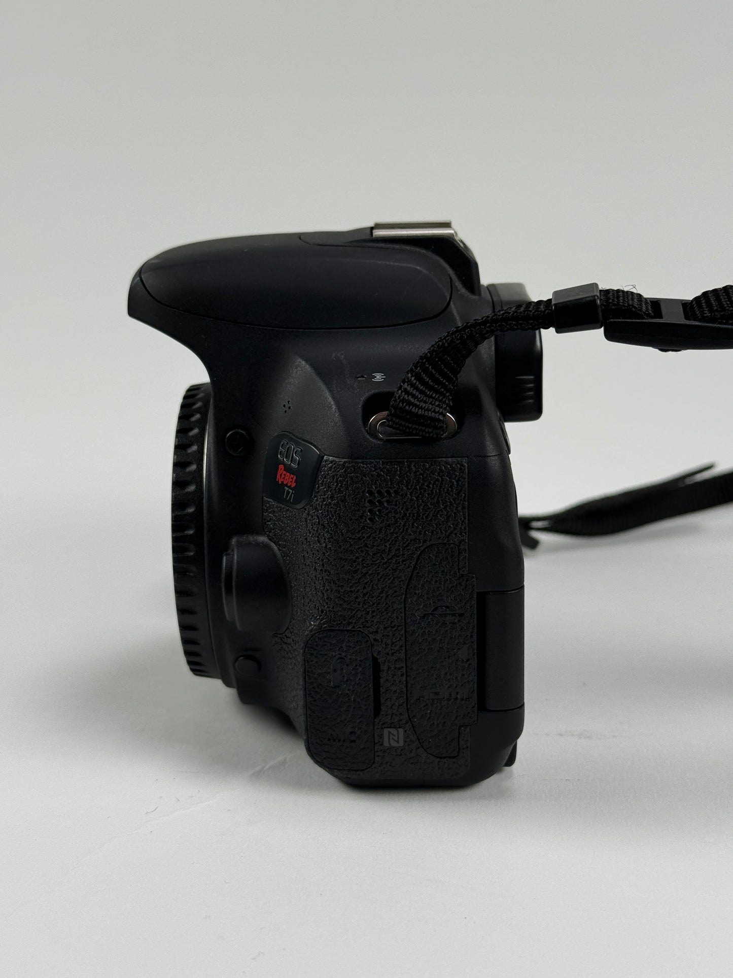 Canon EOD Rebel T7i Camera 24.2MP 18-55mm and 70-300mm lens kit