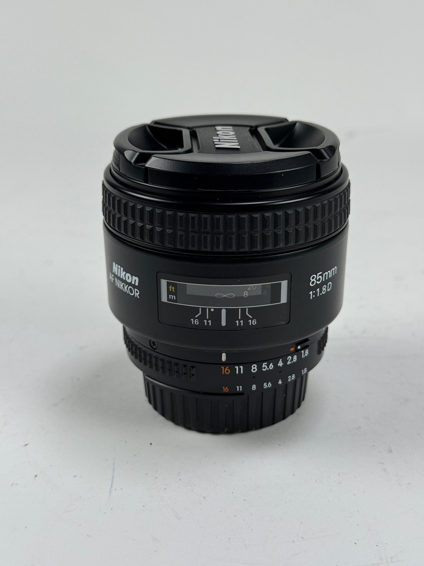 Nikon AF Nikkor 85mm f1.8 D Lens