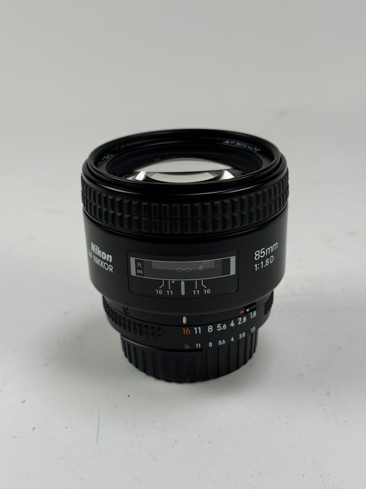 Nikon AF Nikkor 85mm f1.8 D Lens