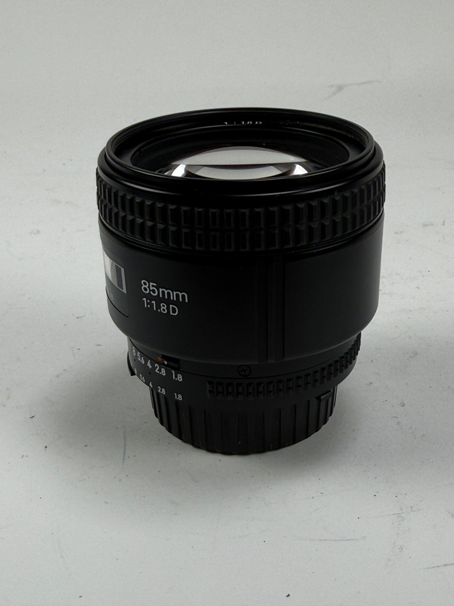 Nikon AF Nikkor 85mm f1.8 D Lens